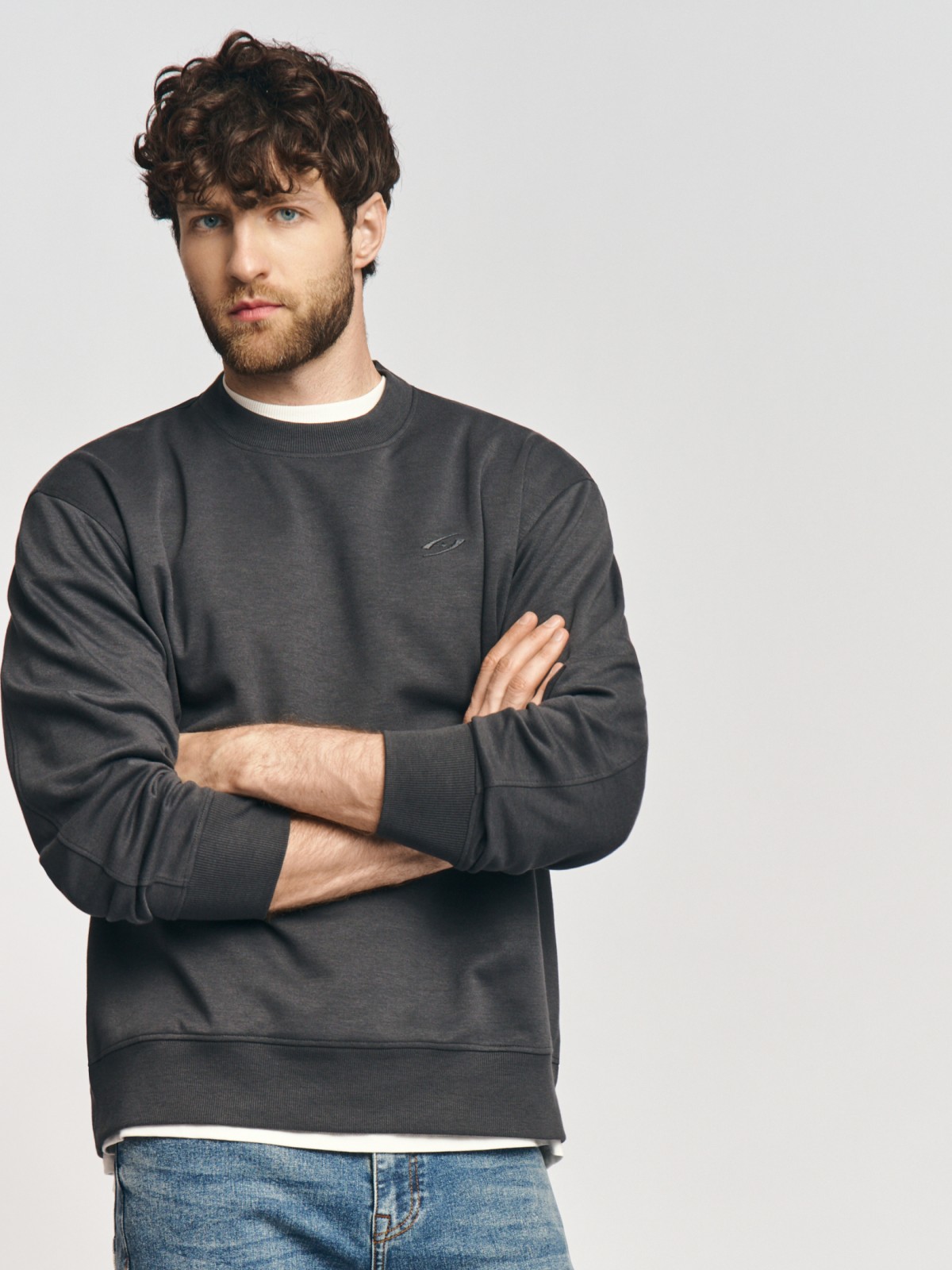 Трикотажный свитшот однотонный