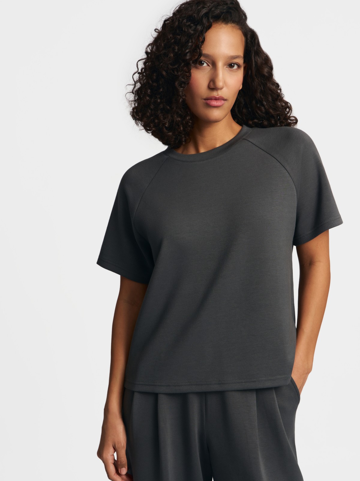 Трикотажная футболка однотонная