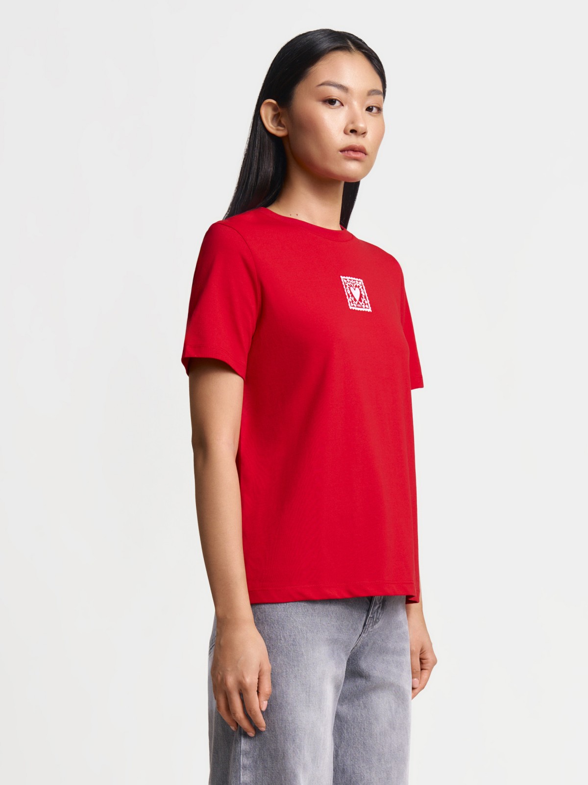 Трикотажная футболка из хлопка с вышивкой