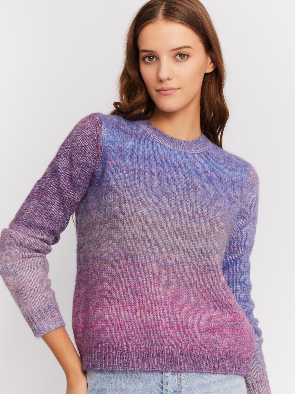 Вязаный шерстяной джемпер с круглым вырезом