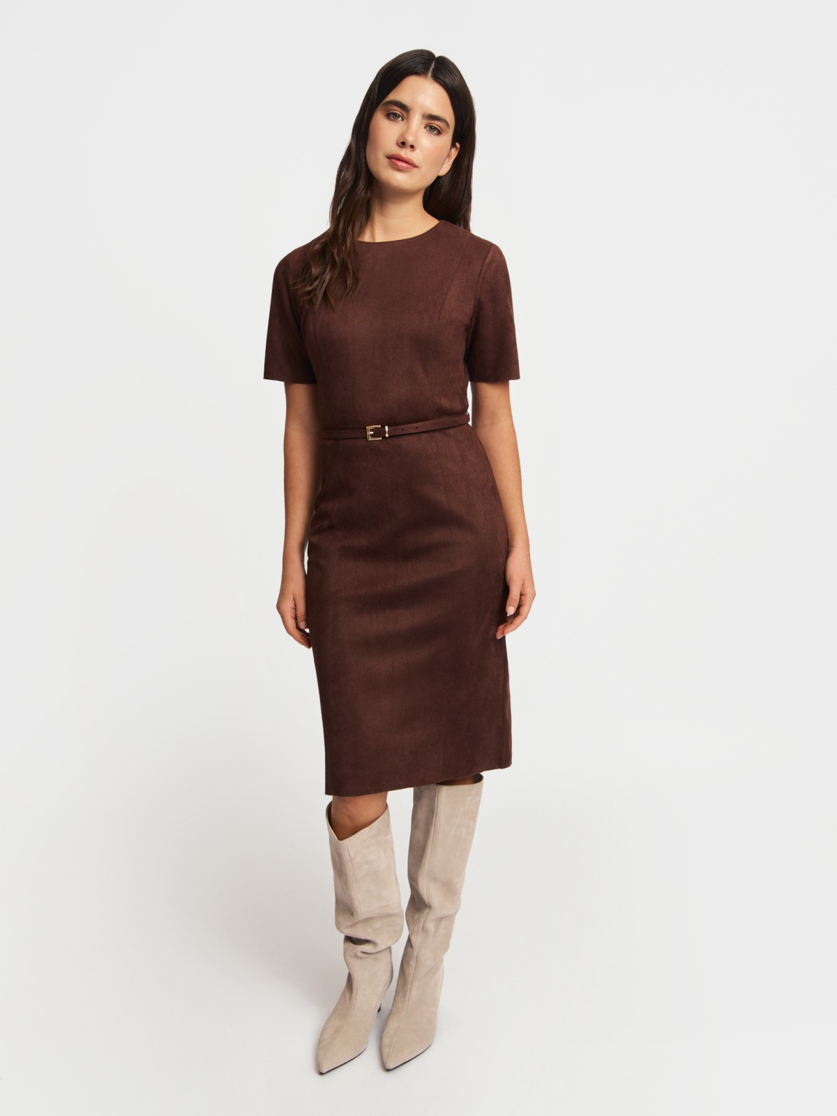 Платье из экозамши с коротким рукавом