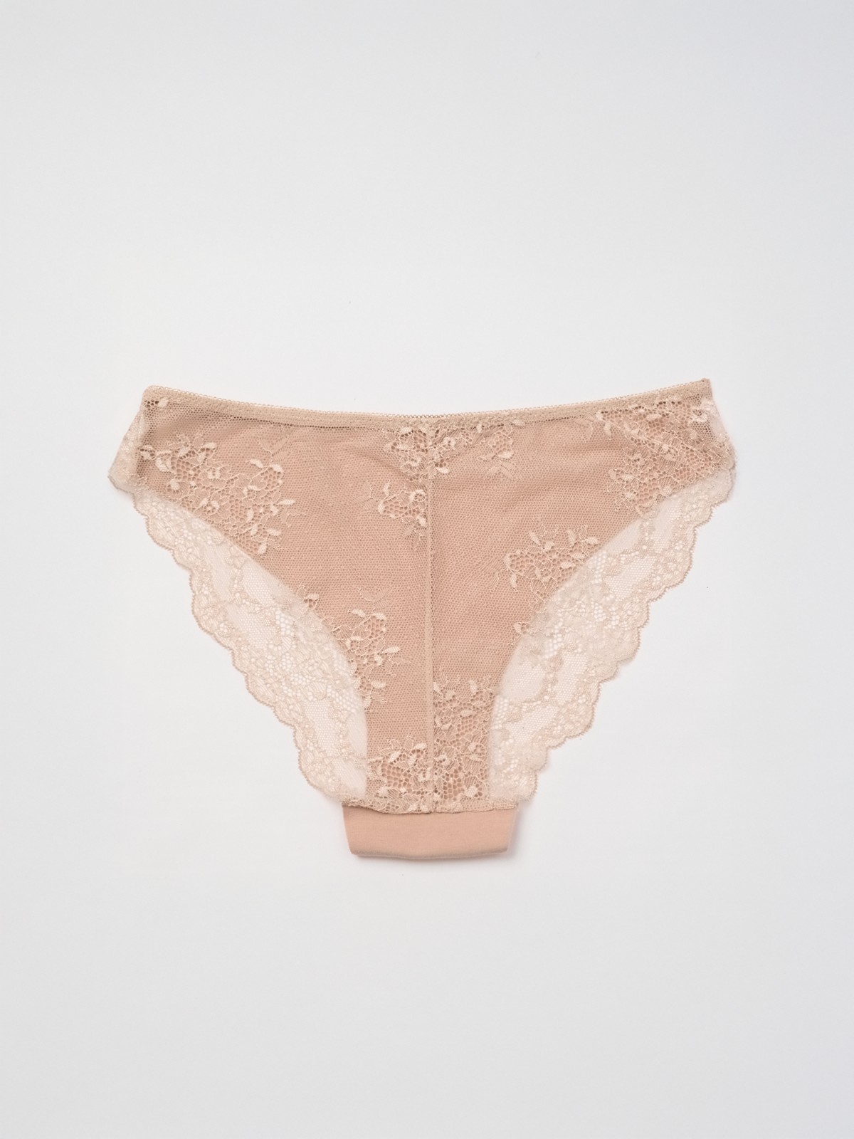 Бесшовные трусы с кружевом