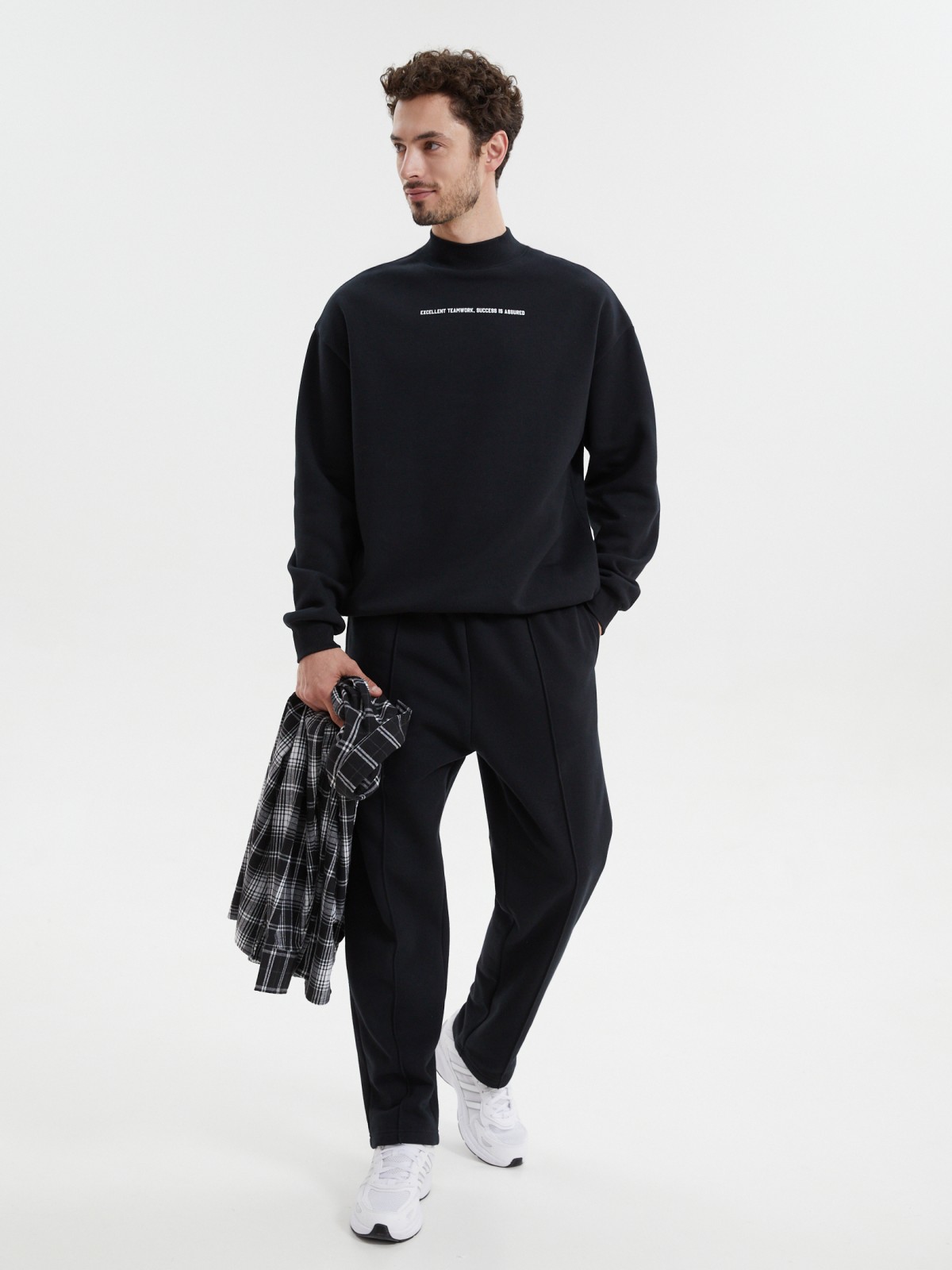 Трикотажный свитшот с принтом-надписью