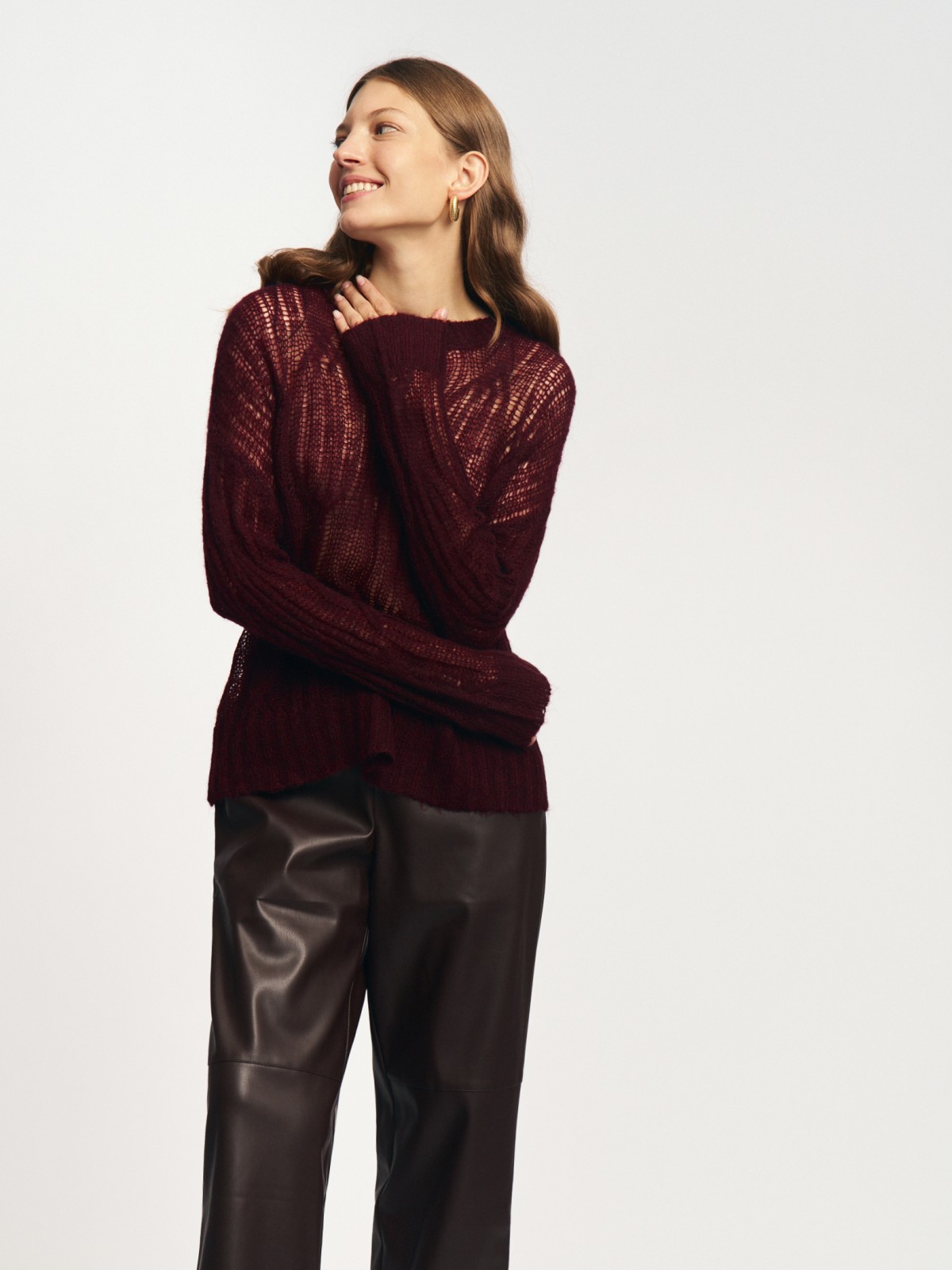 Вязаный полупрозрачный джемпер