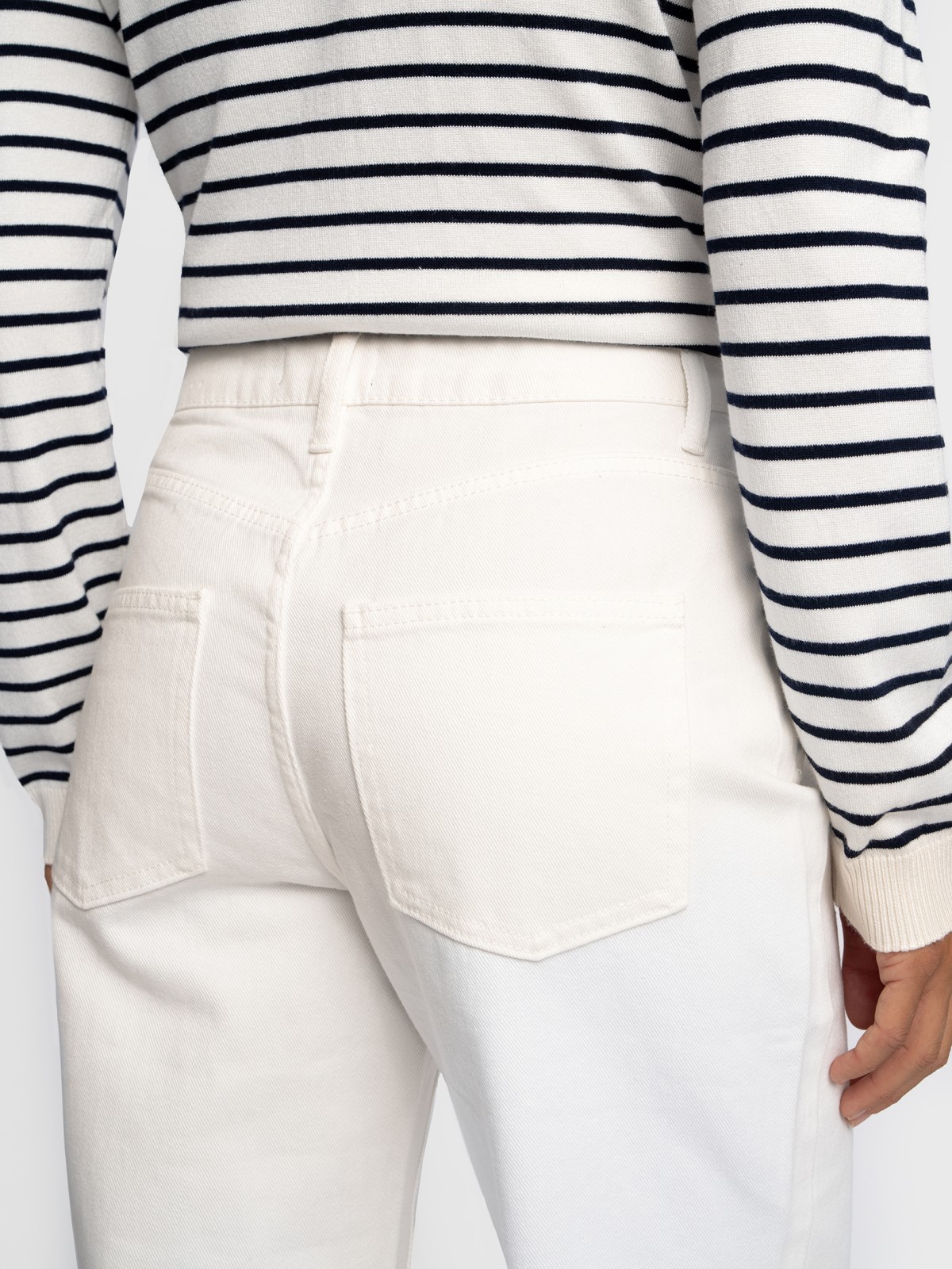 Джинсы мом фит Mom fit с высокой посадкой укороченные белые