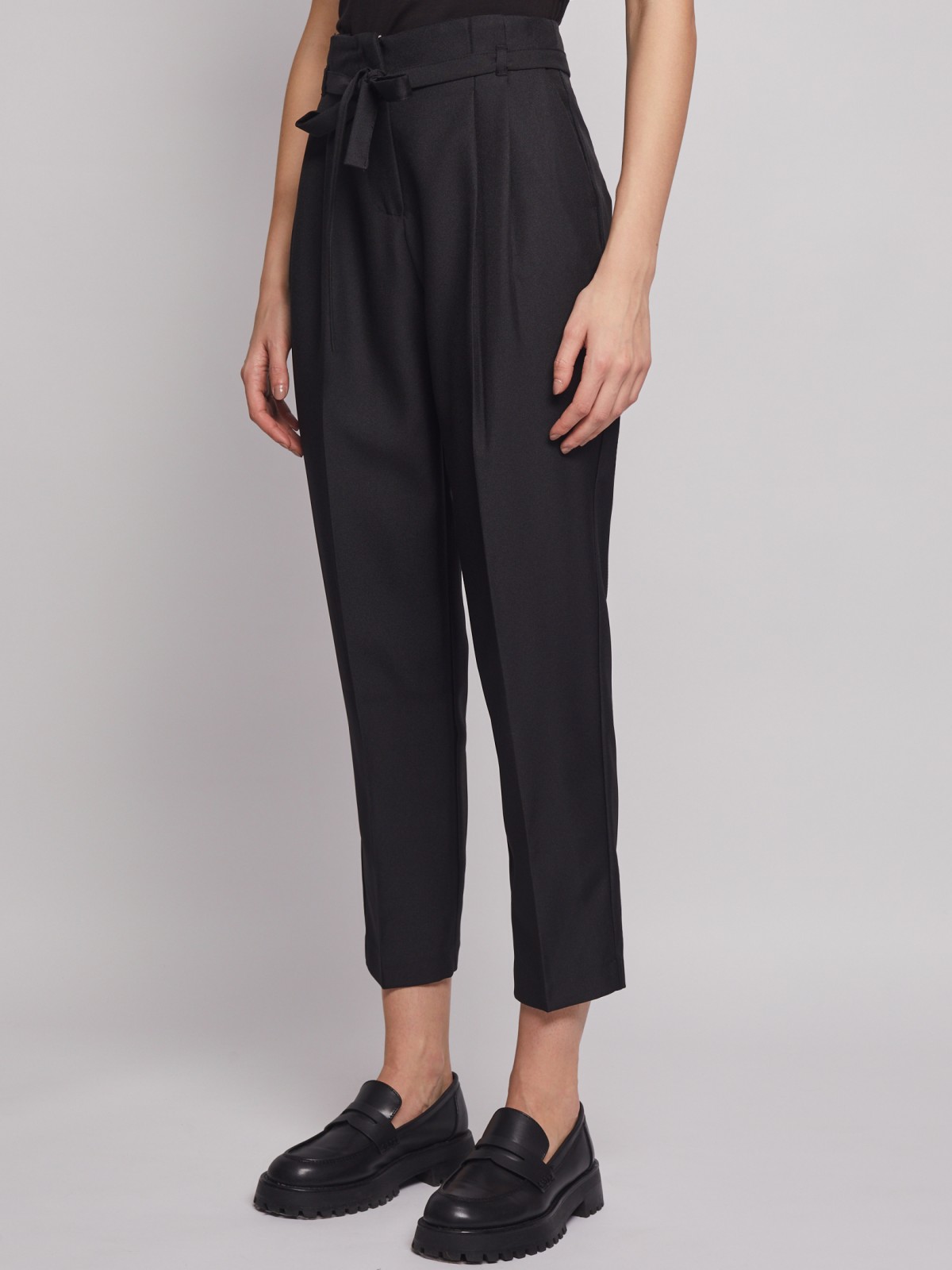 Брюки фасона Carrot с поясом