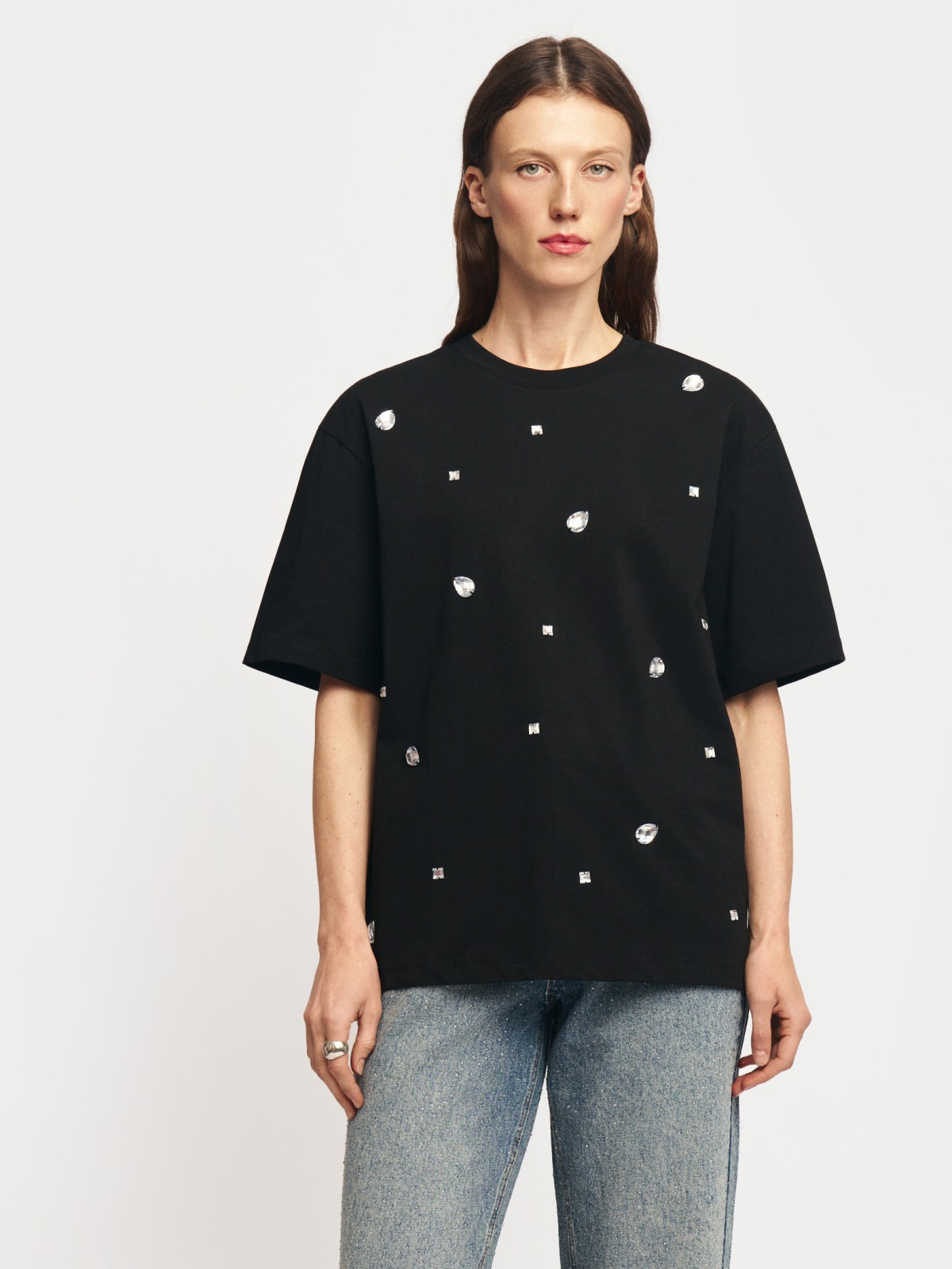 Футболка из хлопка со стразами