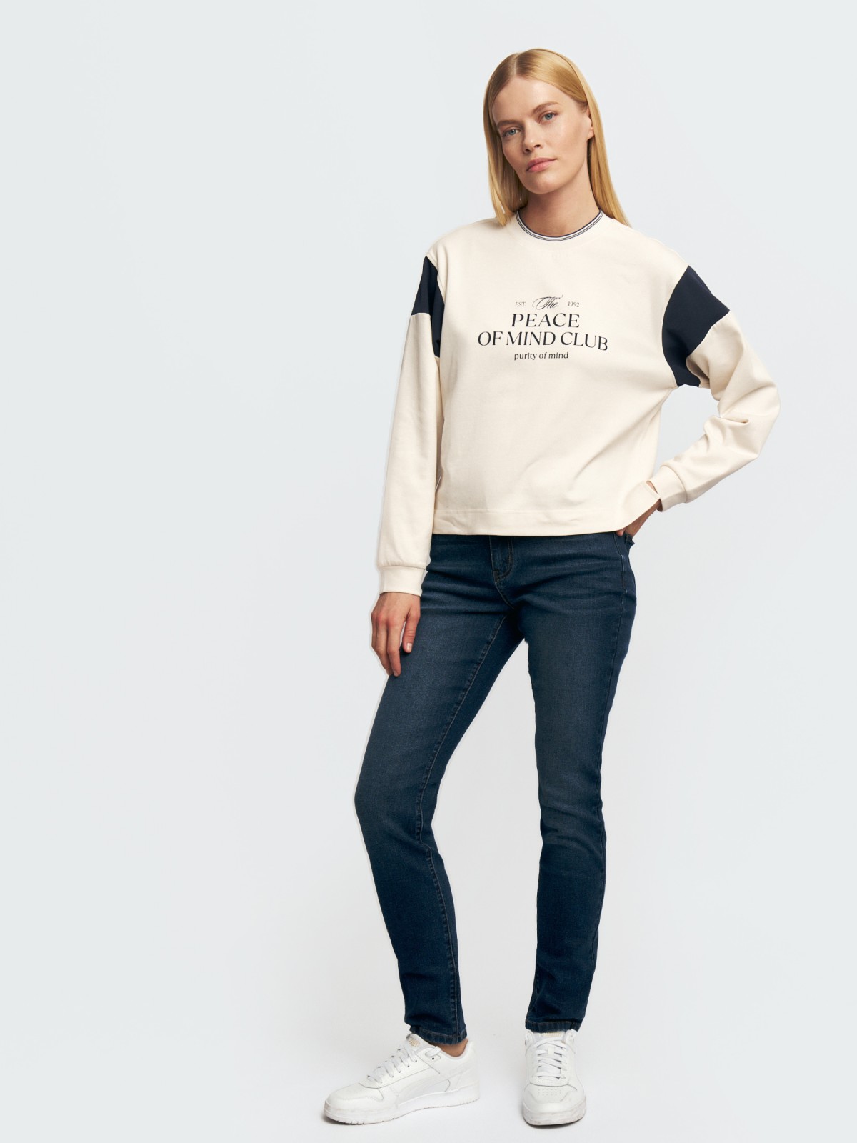 Джинсы силуэта Slim со средней посадкой