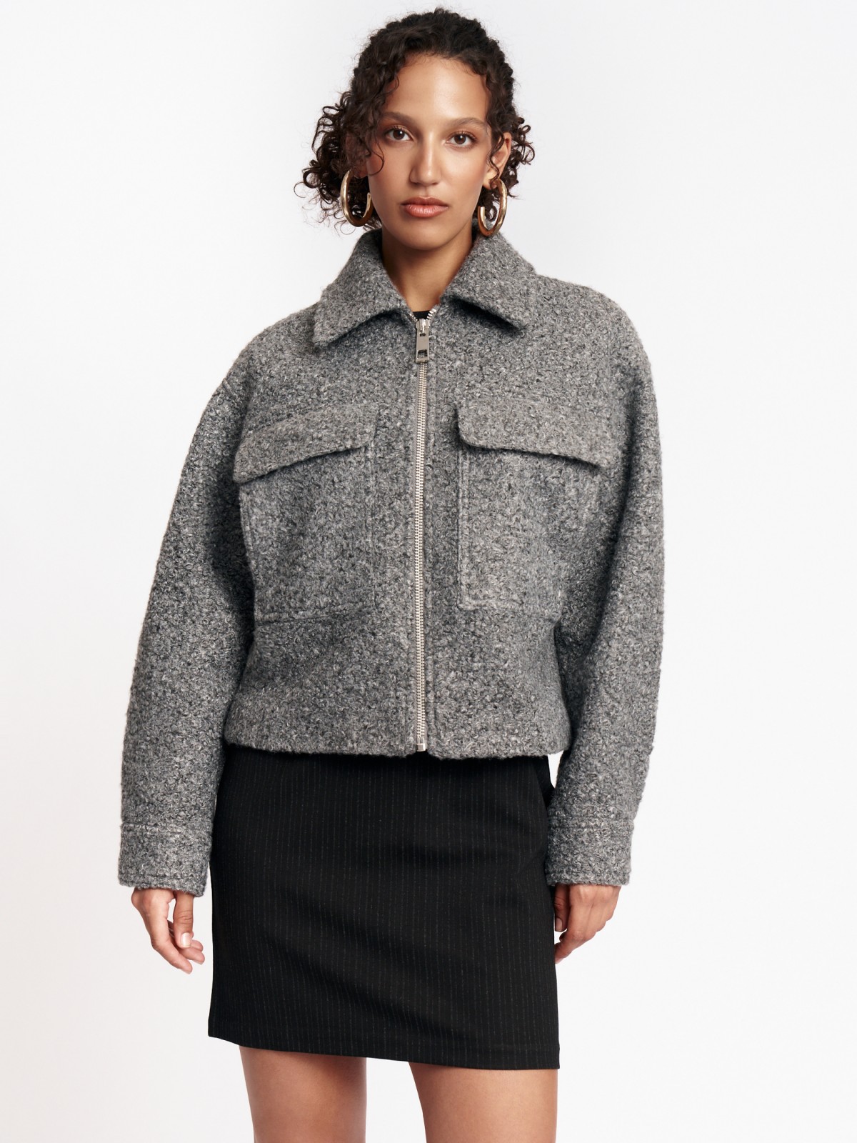 Короткая куртка на молнии