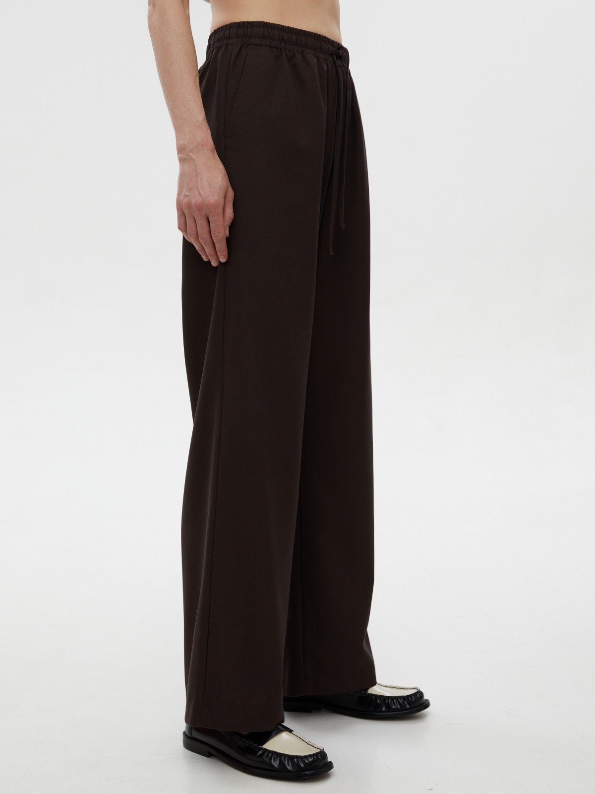 Прямые брюки на резинке с кулиской