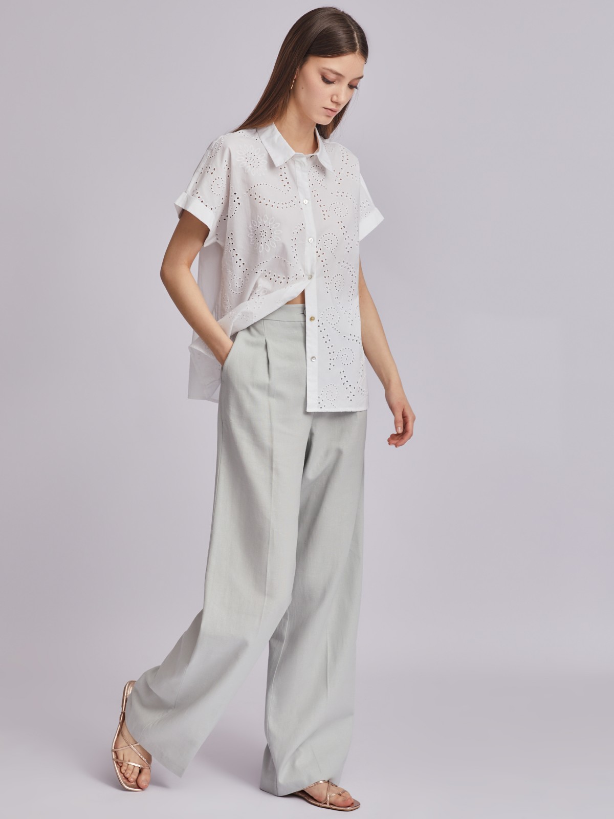 Рубашка из хлопка с коротким рукавом и ажурной вышивкой zolla 023251259023, цвет белый, размер XS - фото 2