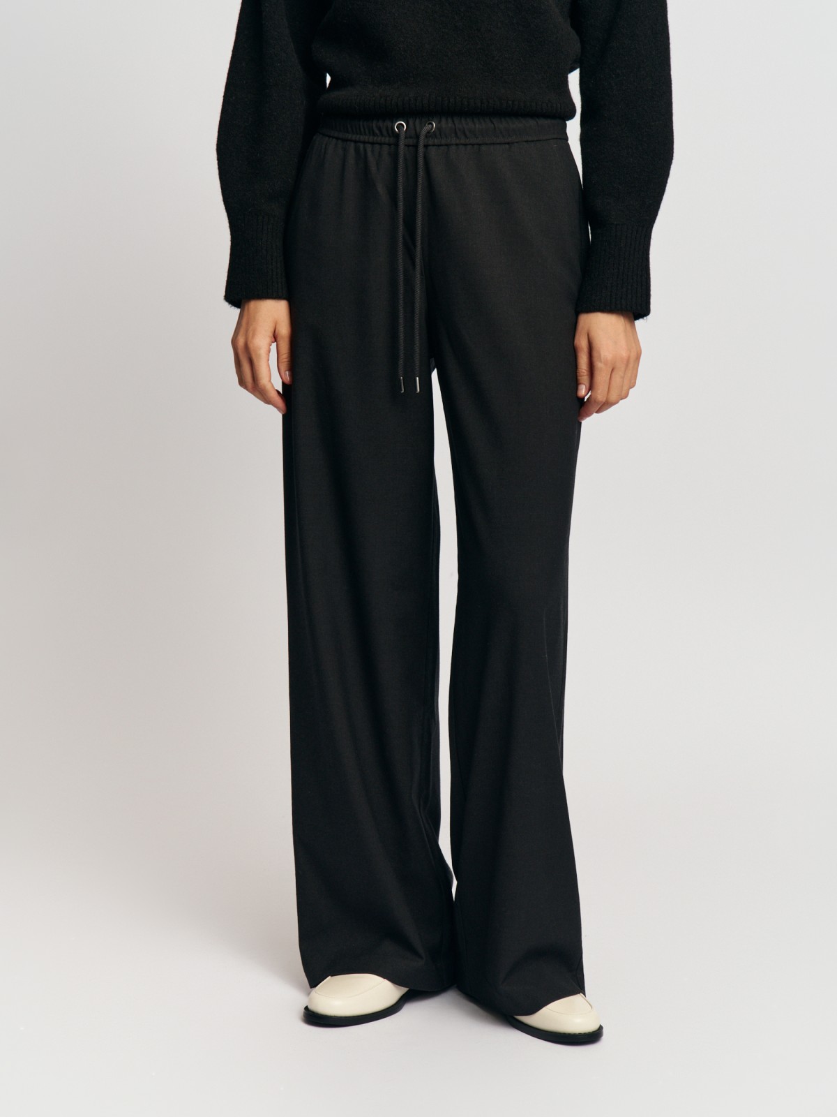 Прямые брюки на резинке с кулиской