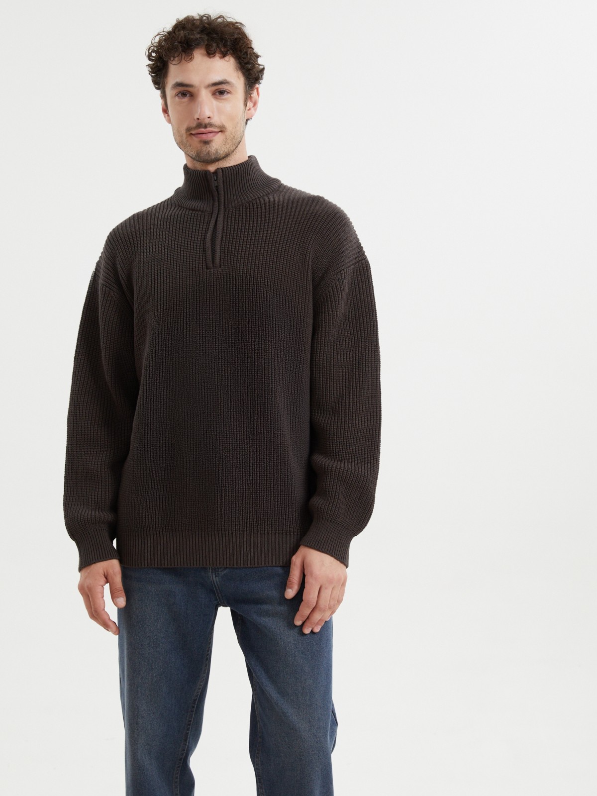 Вязаный свитер с горлом на молнии