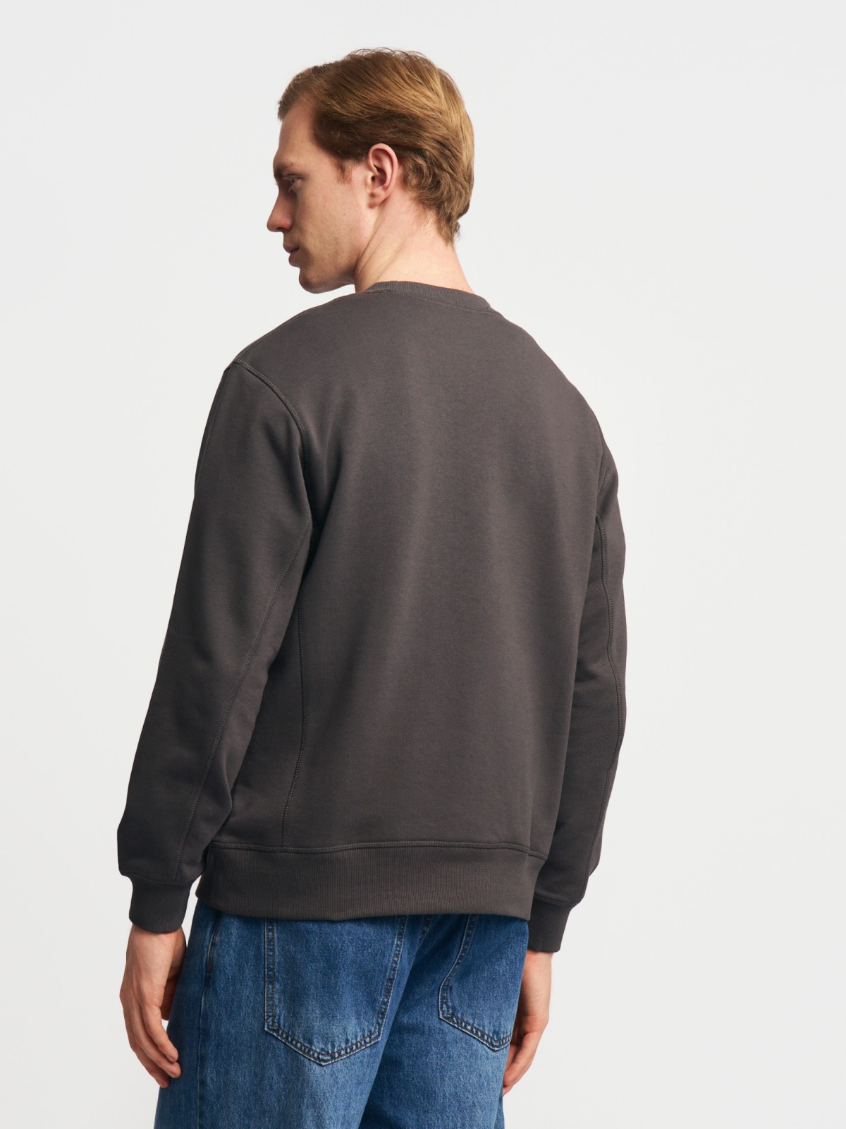 Свитшот прямого кроя с длинным рукавом