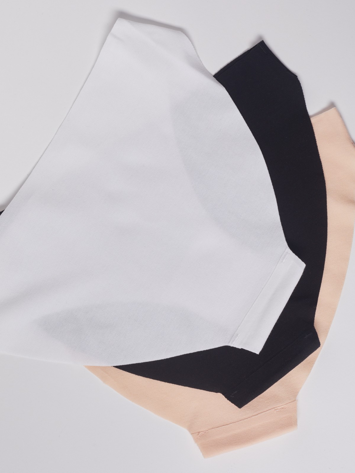 Набор бесшовных трусов (3 шт. в комплекте)