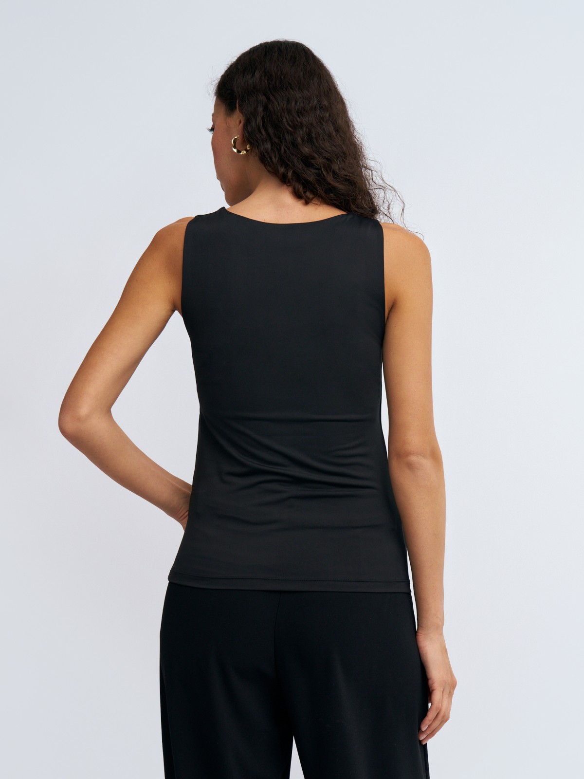 Бесшовный топ-майка без рукавов