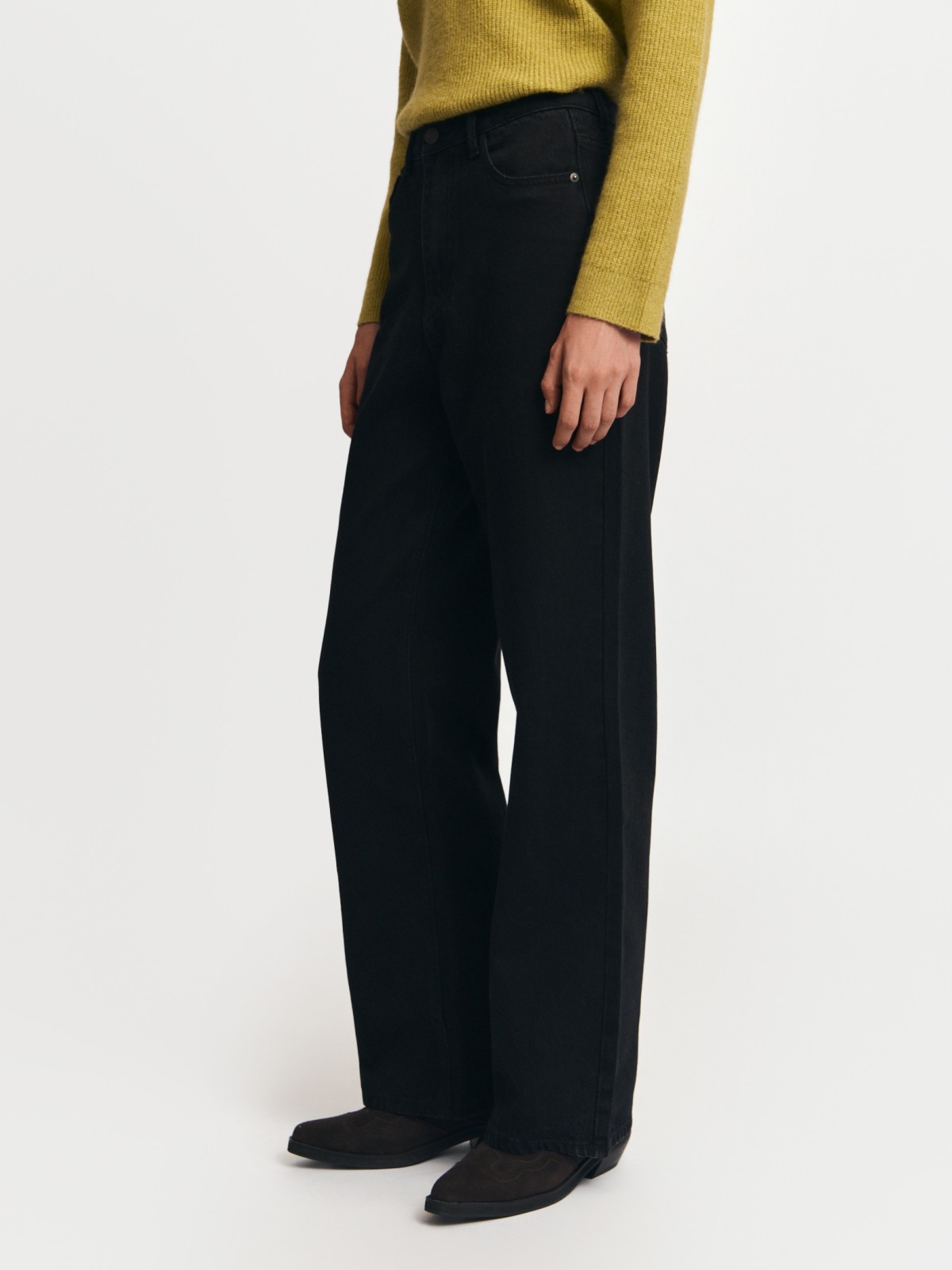 Джинсы прямого силуэта с высокой посадкой