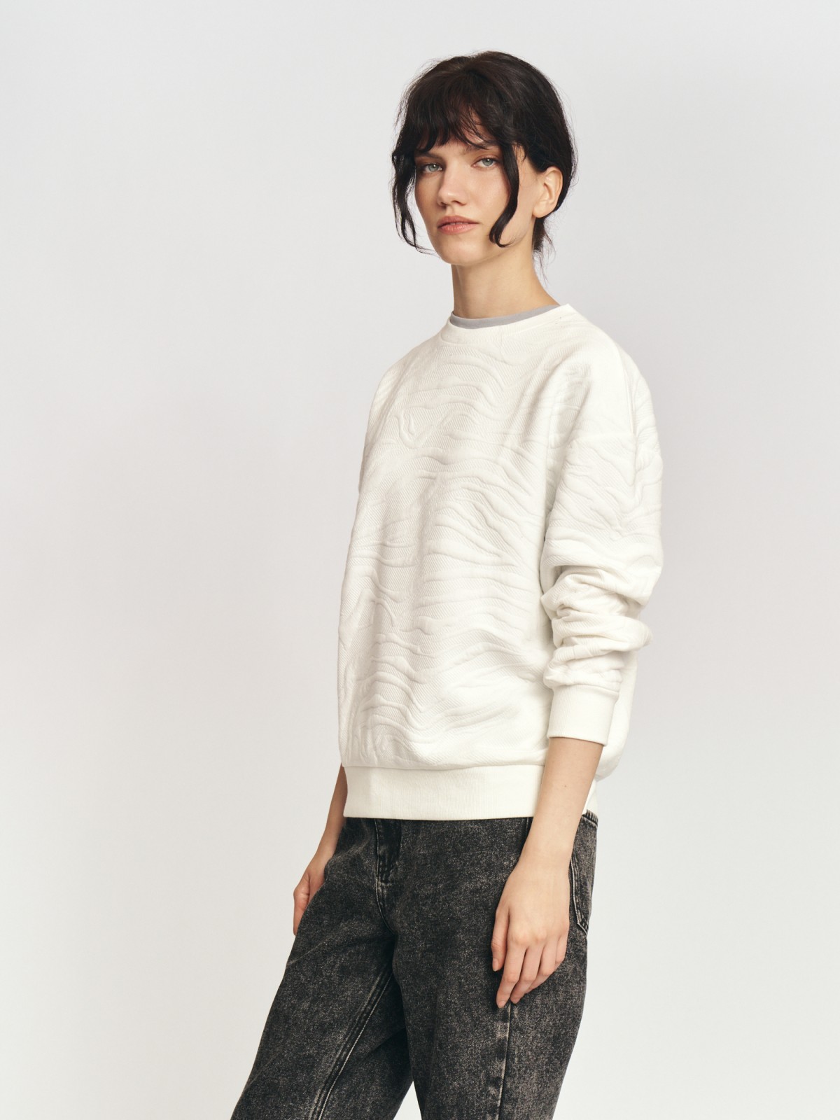 Трикотажный свитшот с фактурным узором