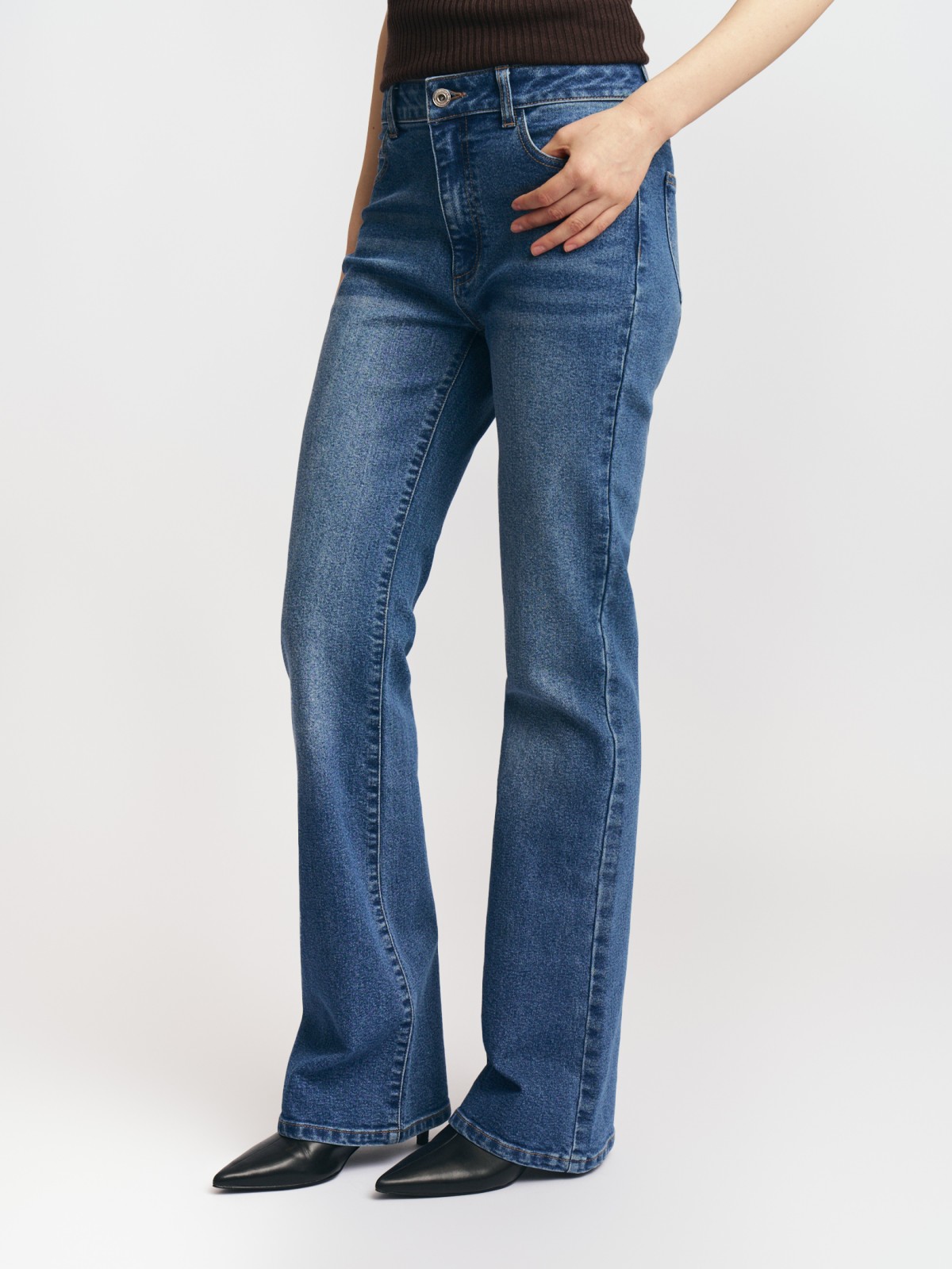 Джинсы силуэта Bootcut со средней посадкой Джинсы силуэта Bootcut со средней посадкой