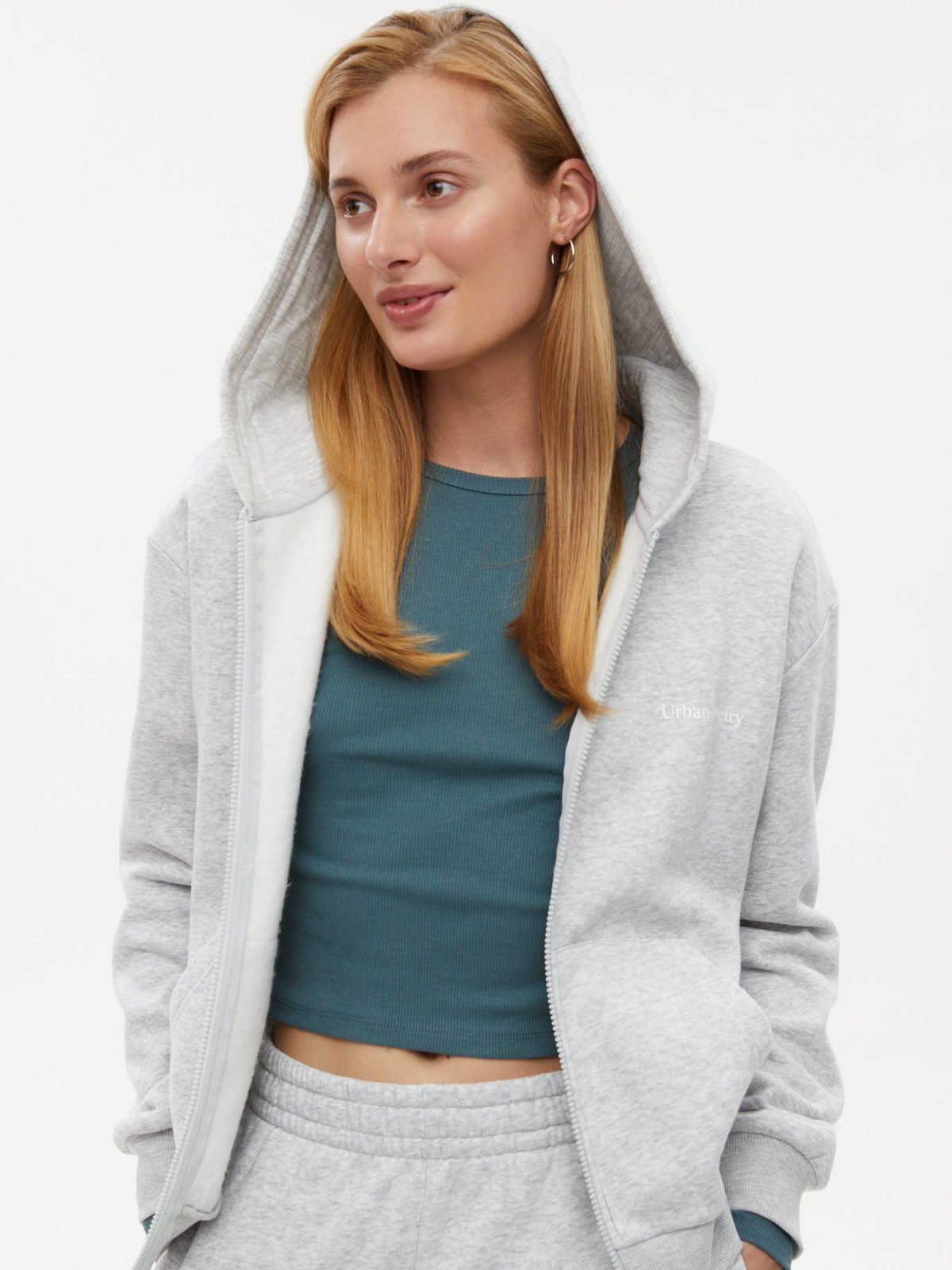 Утеплённая толстовка на молнии с начёсом