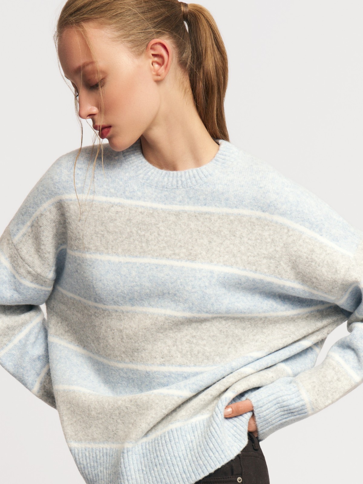 Вязаный джемпер с узором в полоску