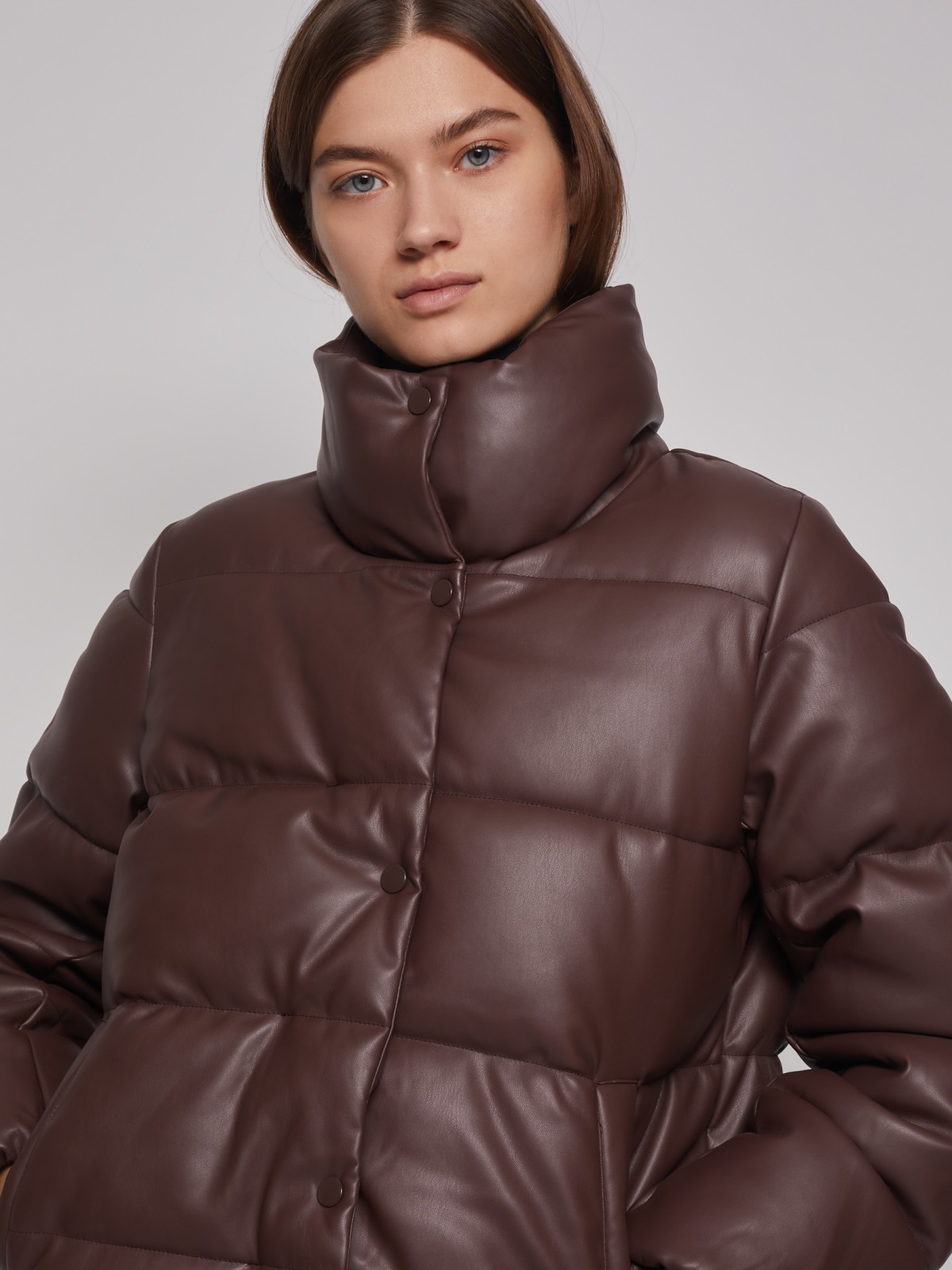 Куртка из экокожи с высоким воротником zolla 022335102094, цвет коричневый, размер XS - фото 6