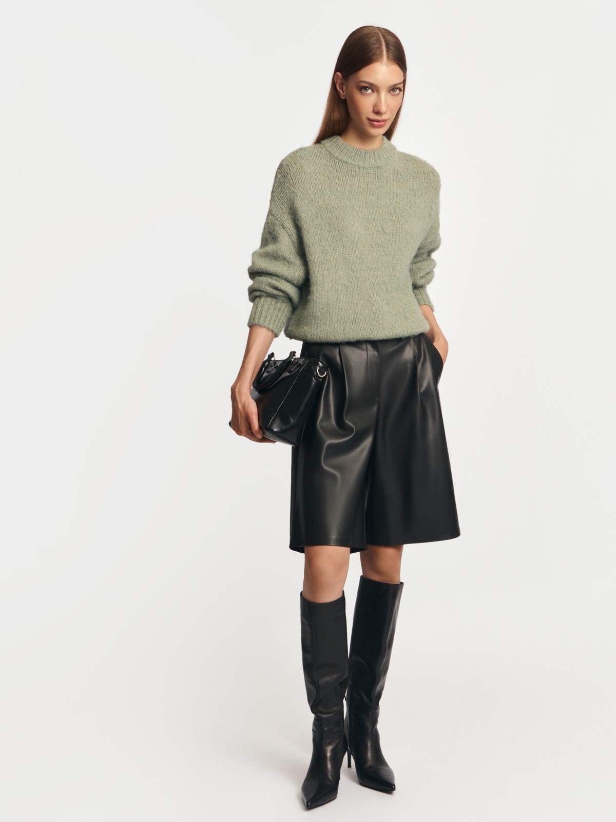 Удлинённые шорты из экокожи