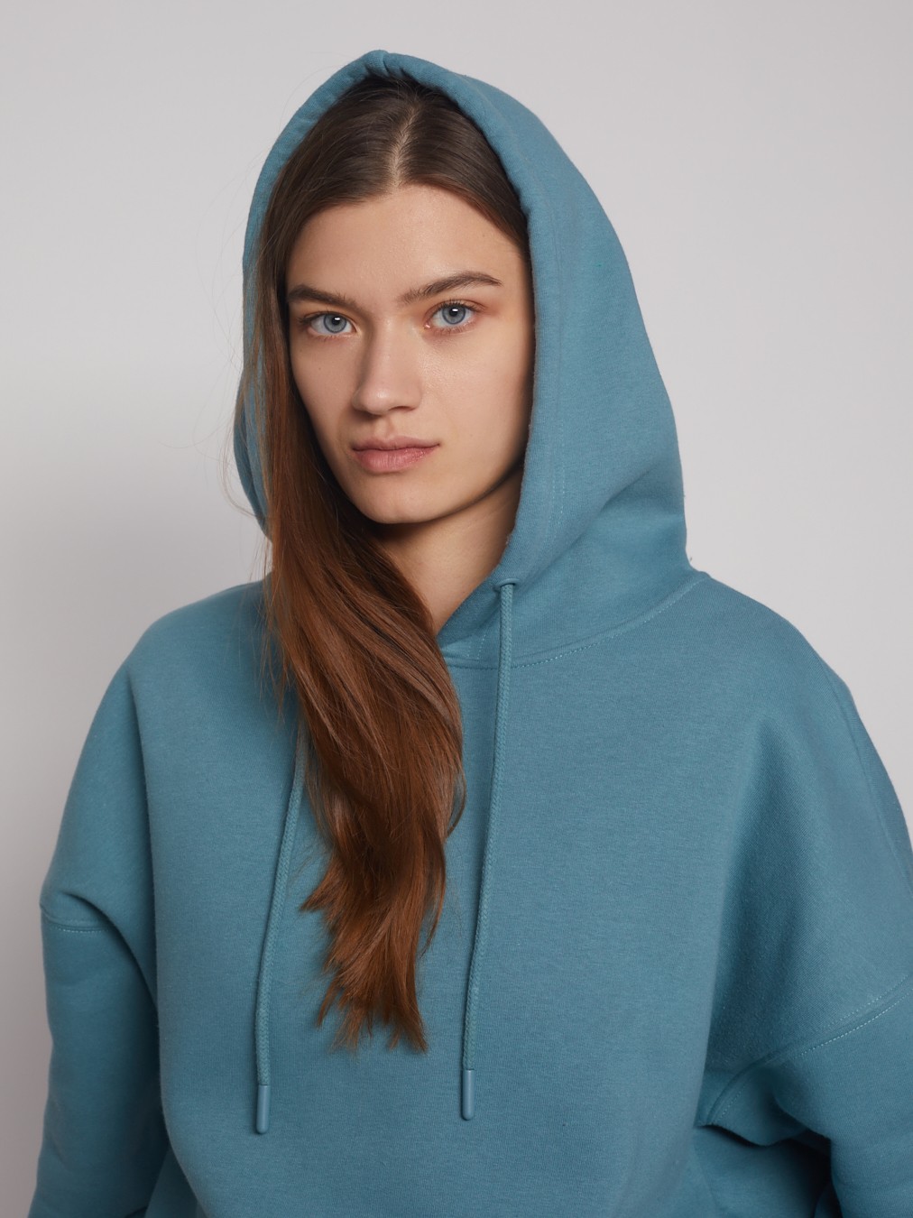 Утеплённый оверсайз худи с капюшоном