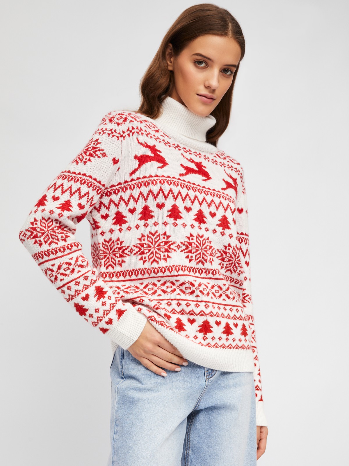 Вязаный шерстяной свитер с новогодним узором с оленями zolla цвет молоко