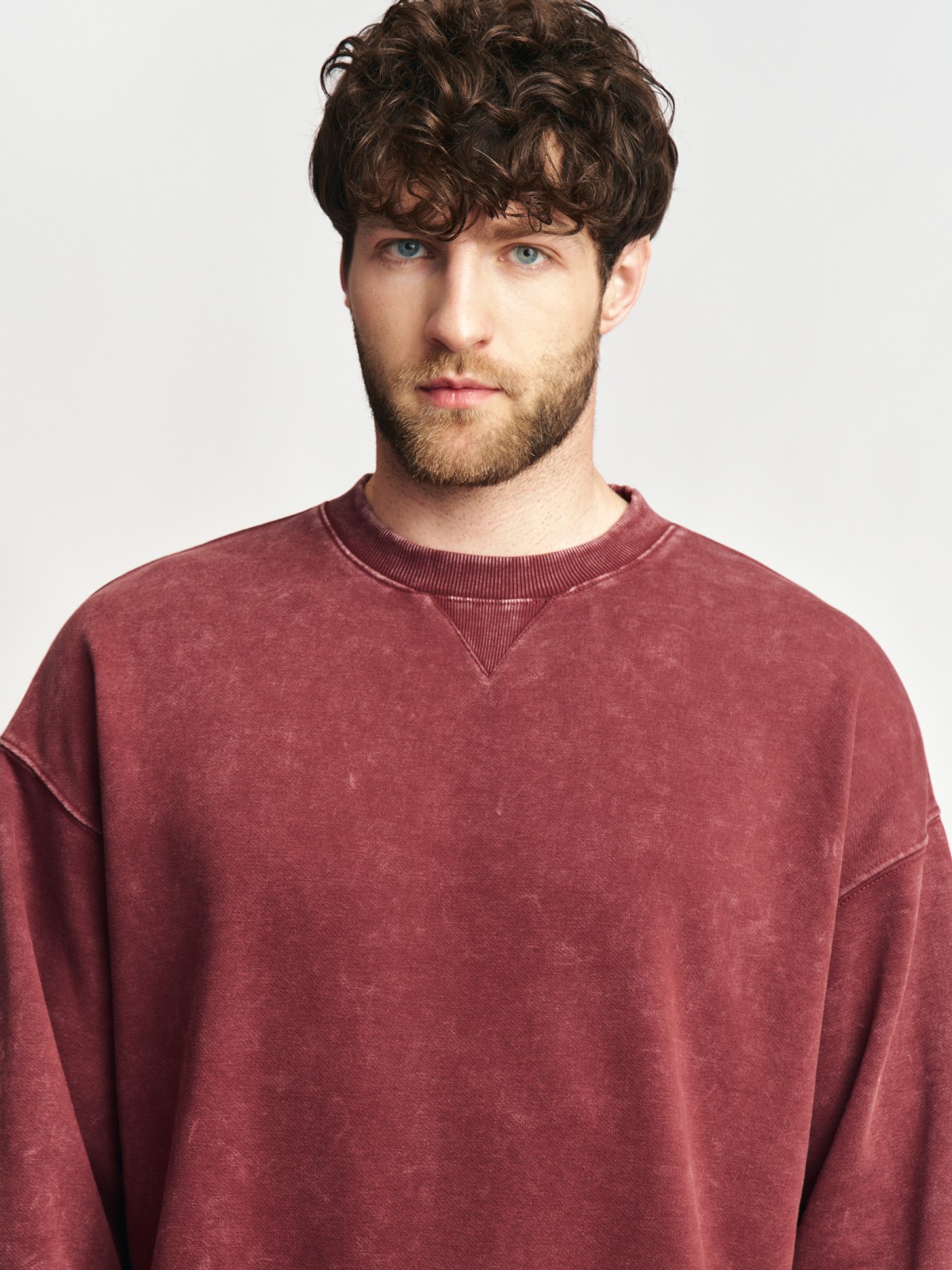 Трикотажный свитшот однотонный