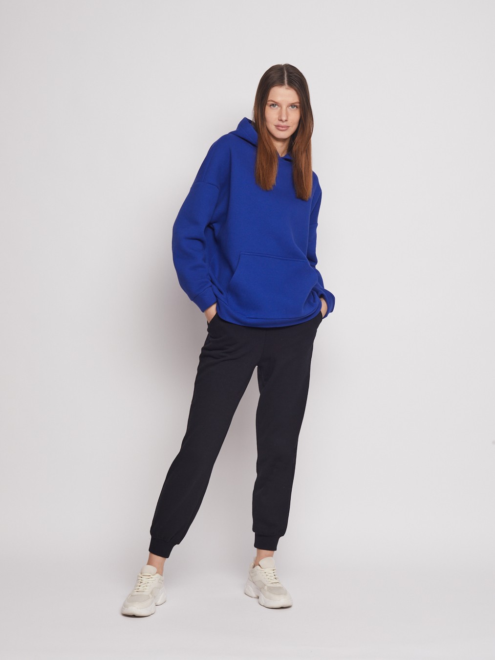 Утеплённый оверсайз худи с капюшоном