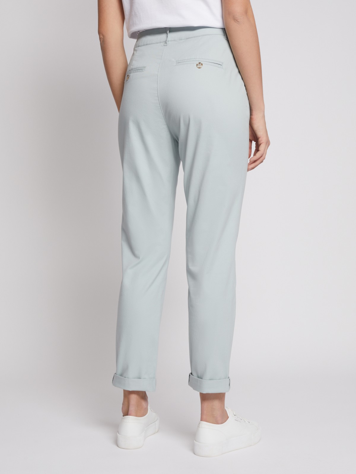 Брюки-чинос с отворотами