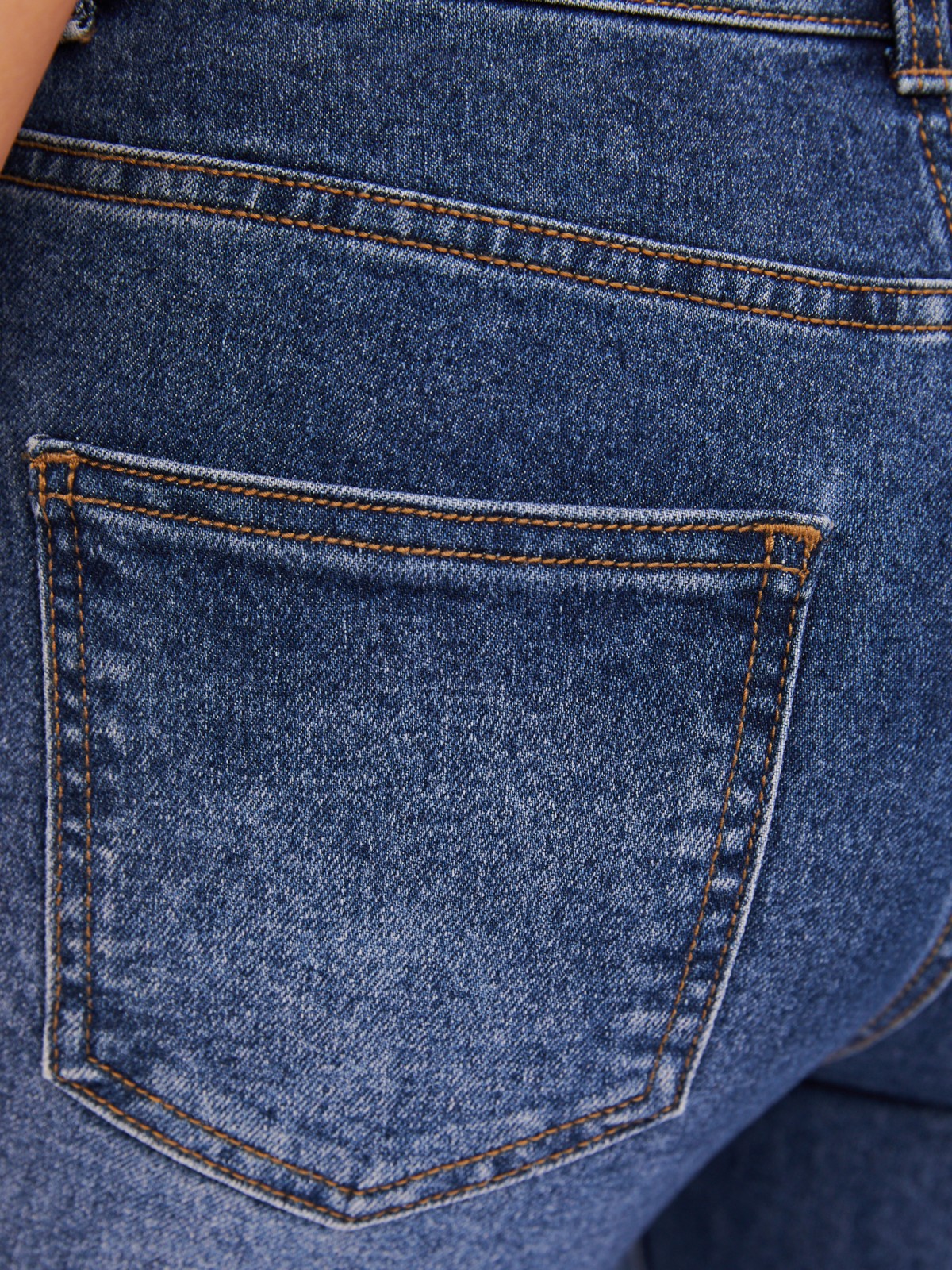 Джинсы силуэта Bootcut со средней посадкой