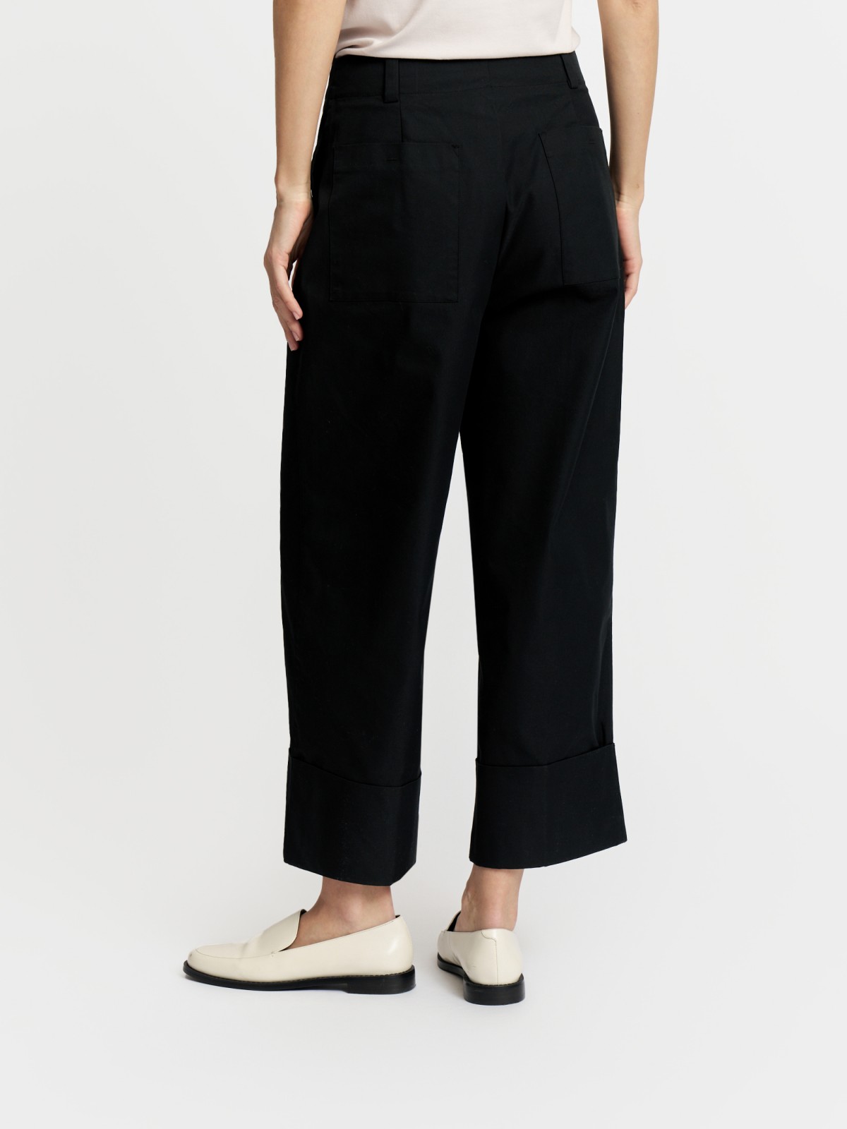 Прямые брюки со стрелками