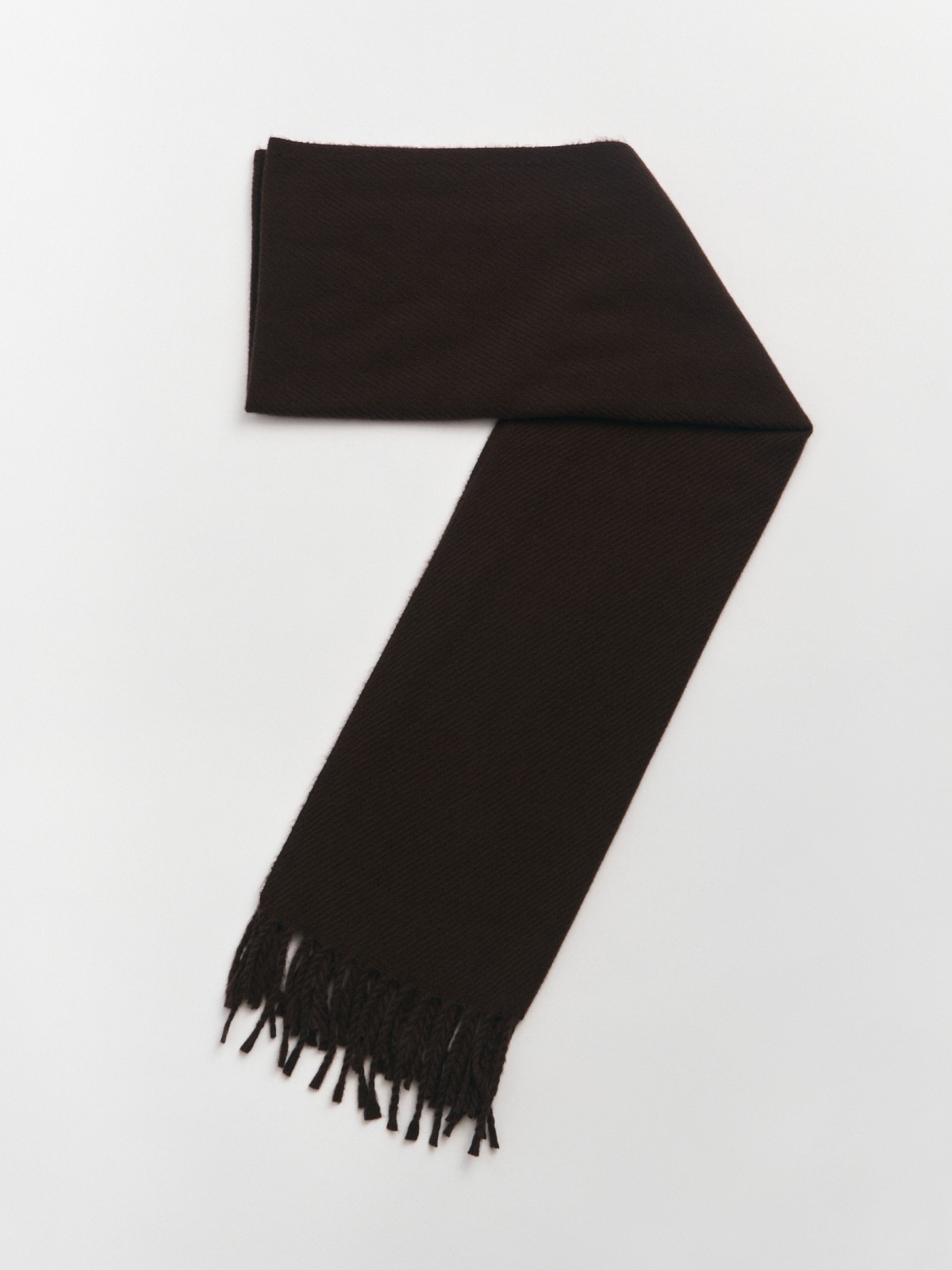 Тканевый шарф с длинной бахромой