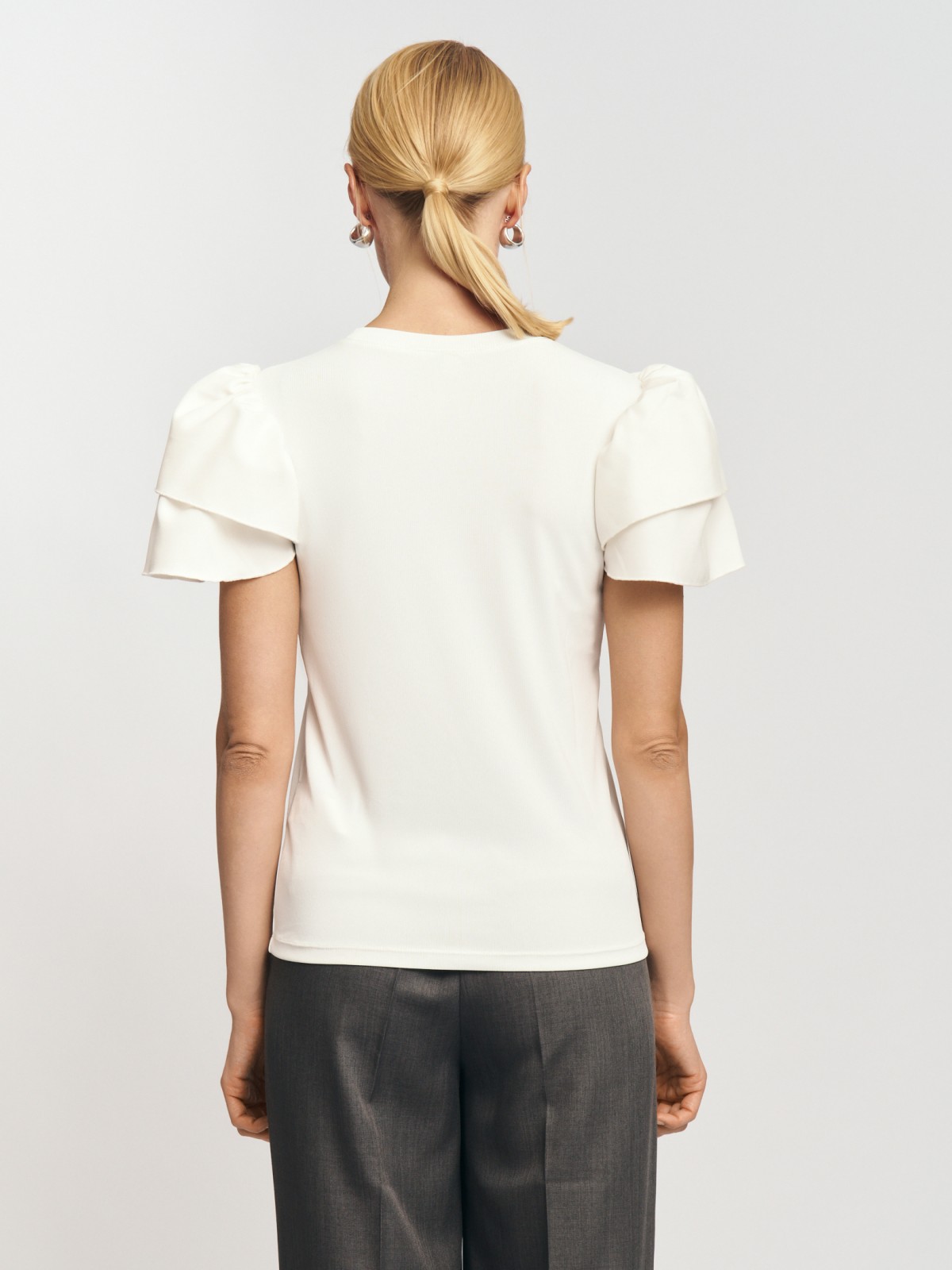 Топ-блузка с воланами на рукавах