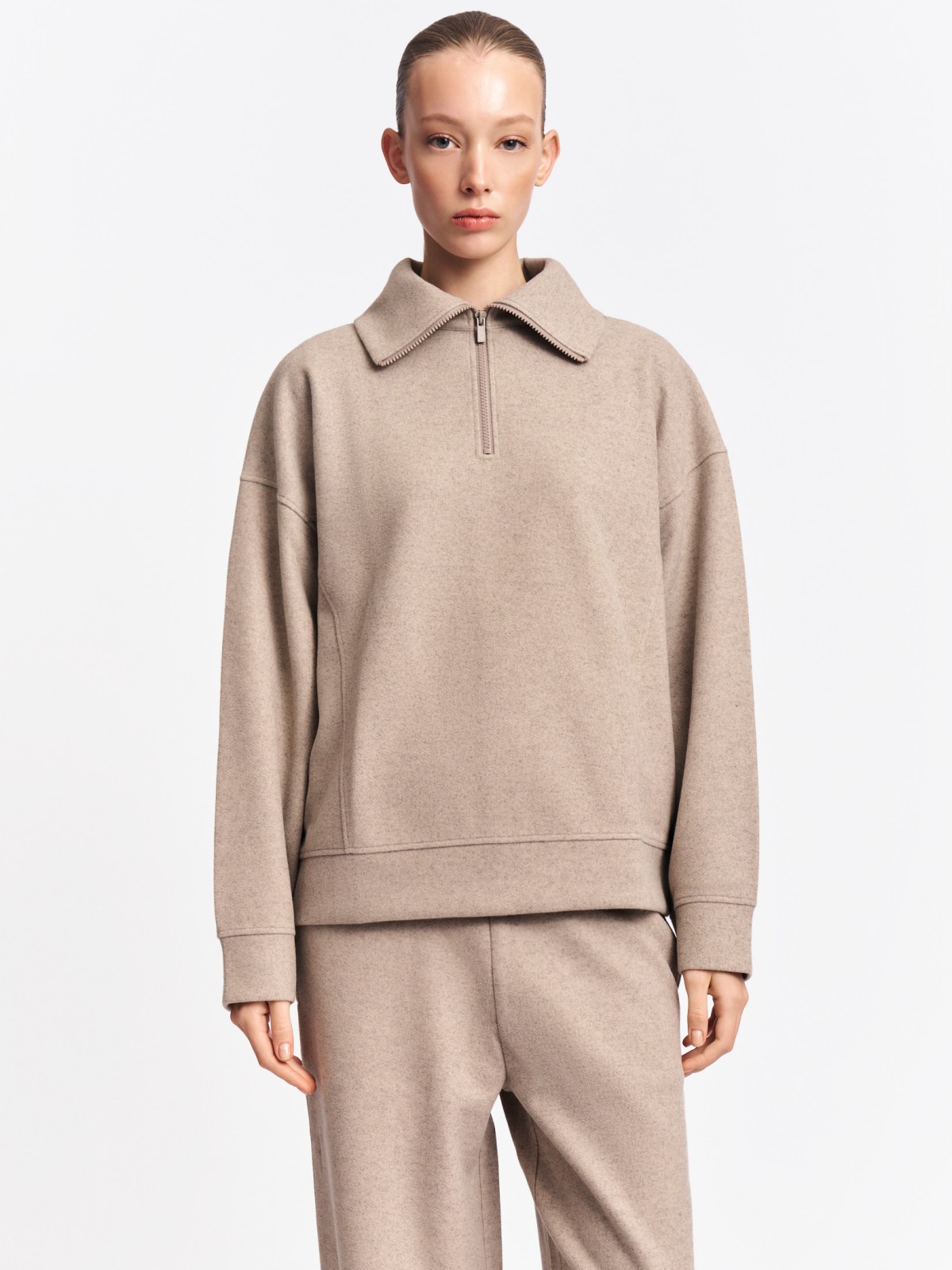 Свитшот с воротником-стойкой на молнии