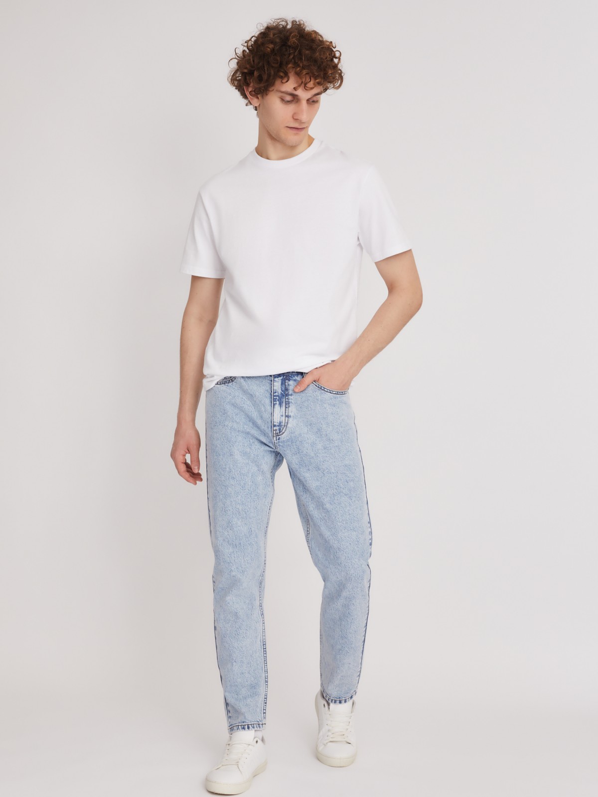 Джинсы фасона Carrot