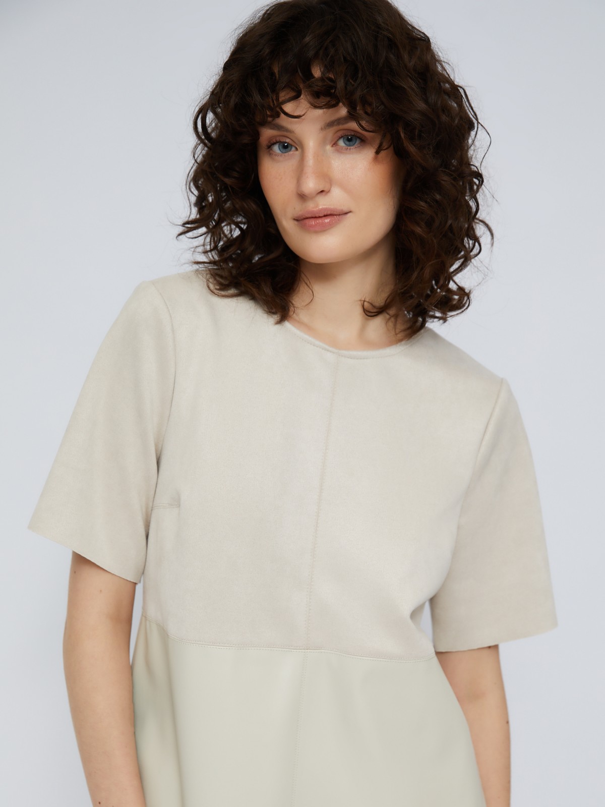 Комбинированное платье-футболка из экокожи и экозамши