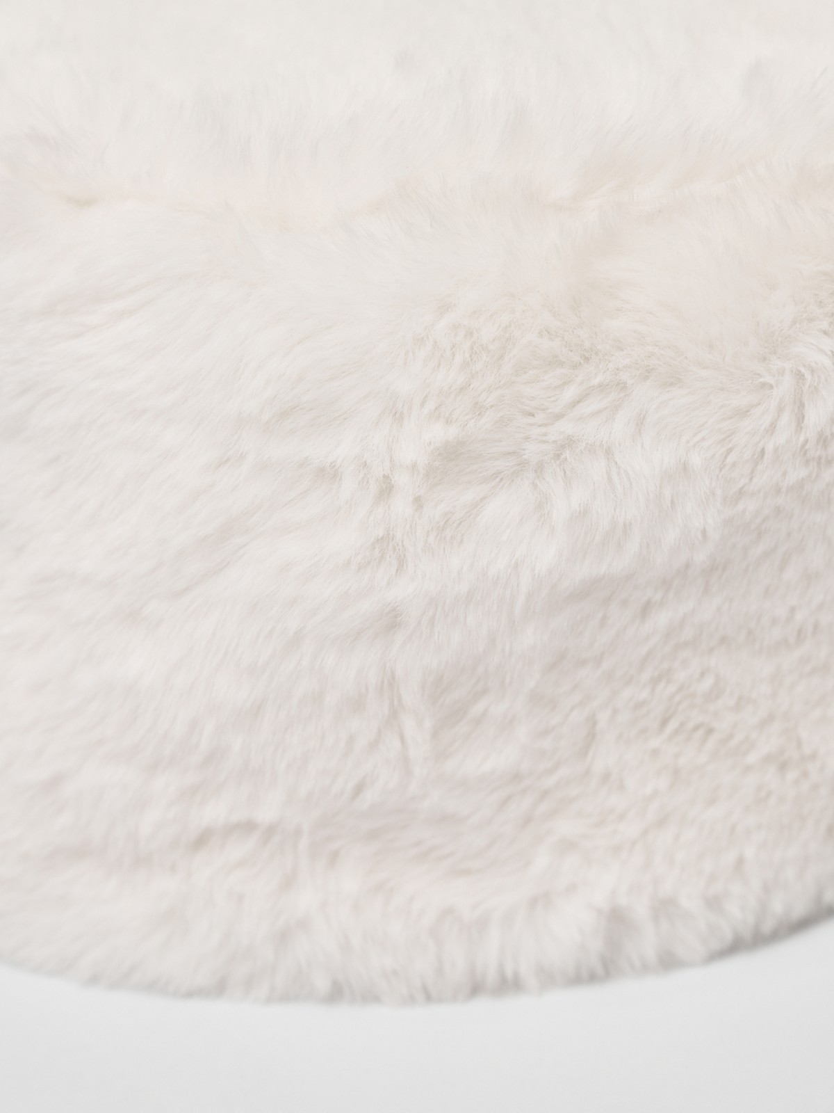 Тёплая шапка из экомеха на синтепоне