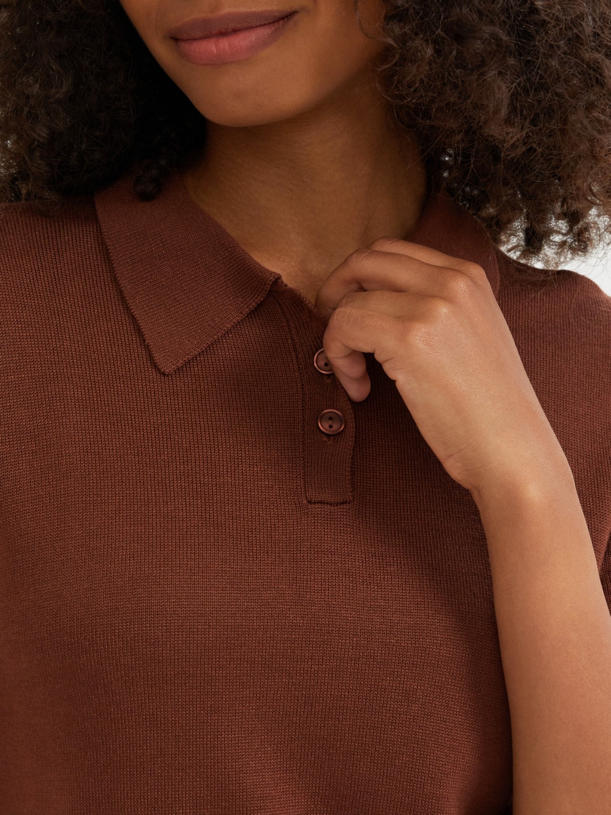 Вязаный джемпер с отложным воротником поло