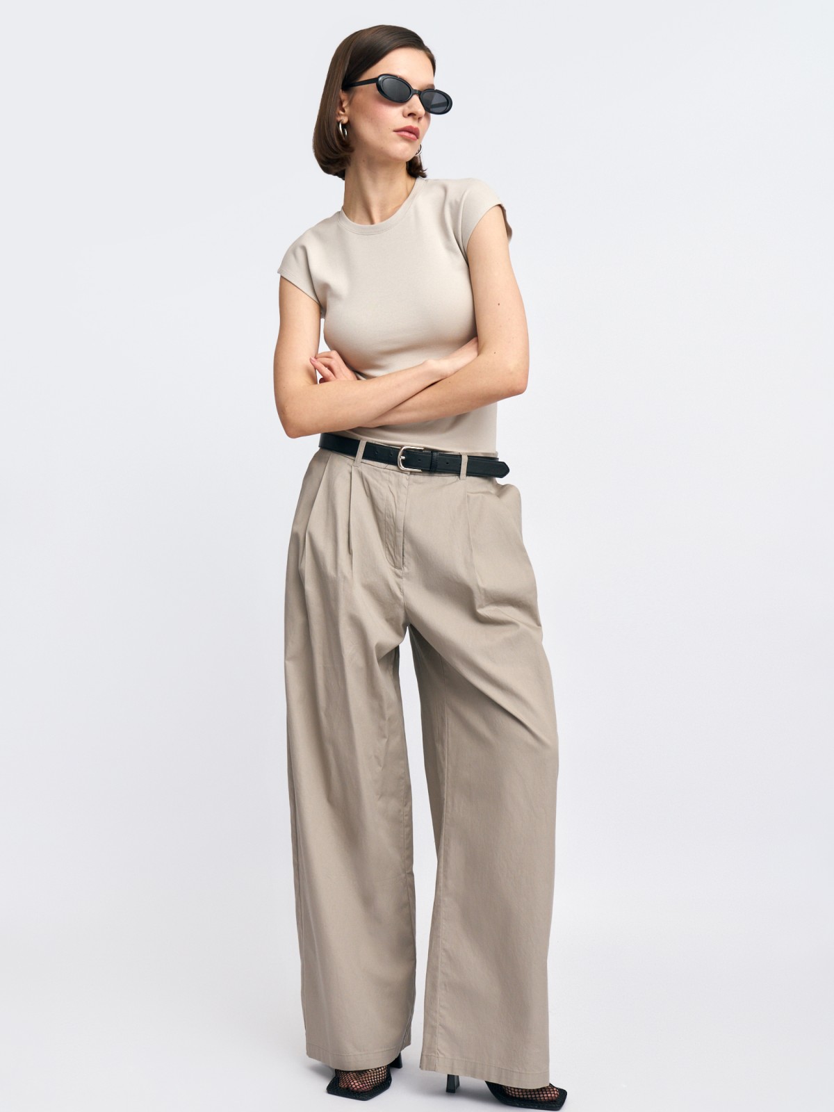 Брюки из хлопка прямого фасона с защипами