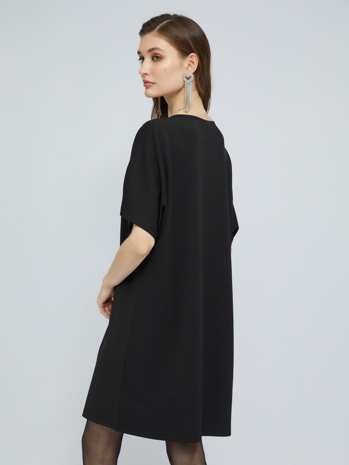 Платье мини с акцентной кокеткой со стразами