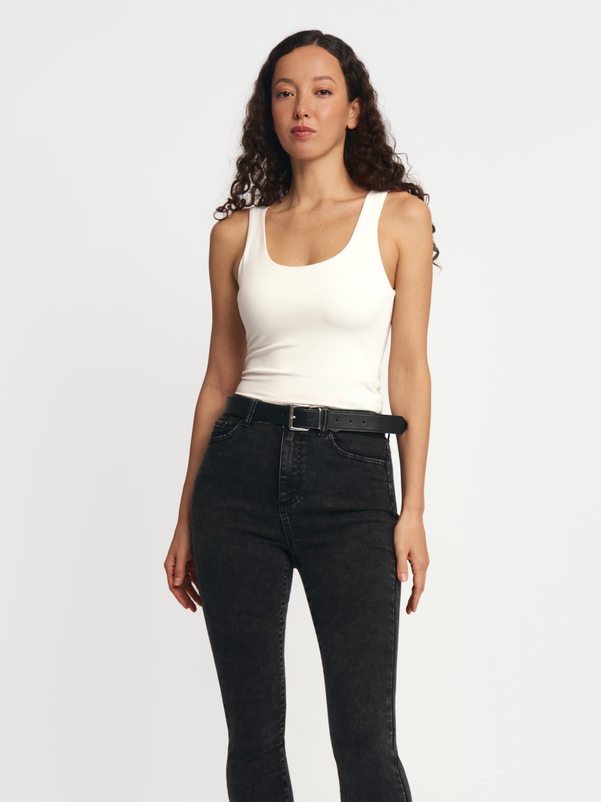 Бесшовный топ-майка без рукавов 799₽