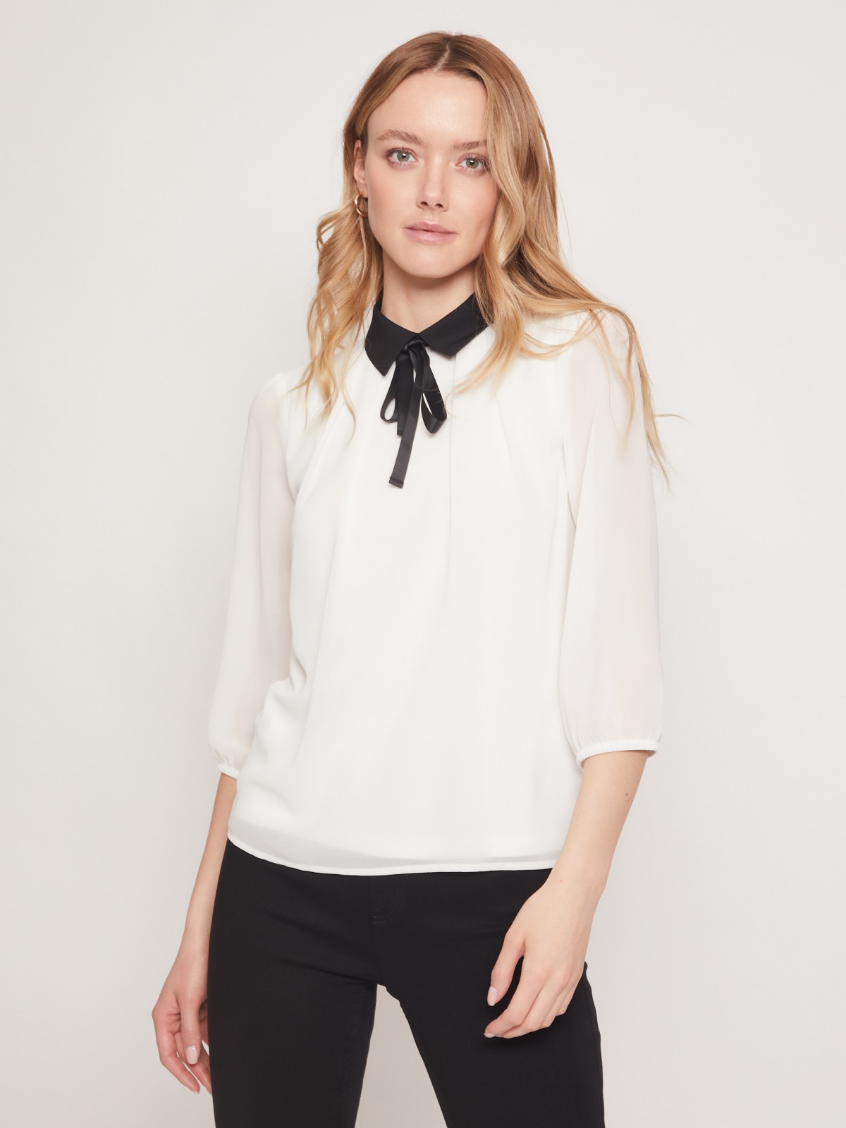 Блузка с контрастным воротником