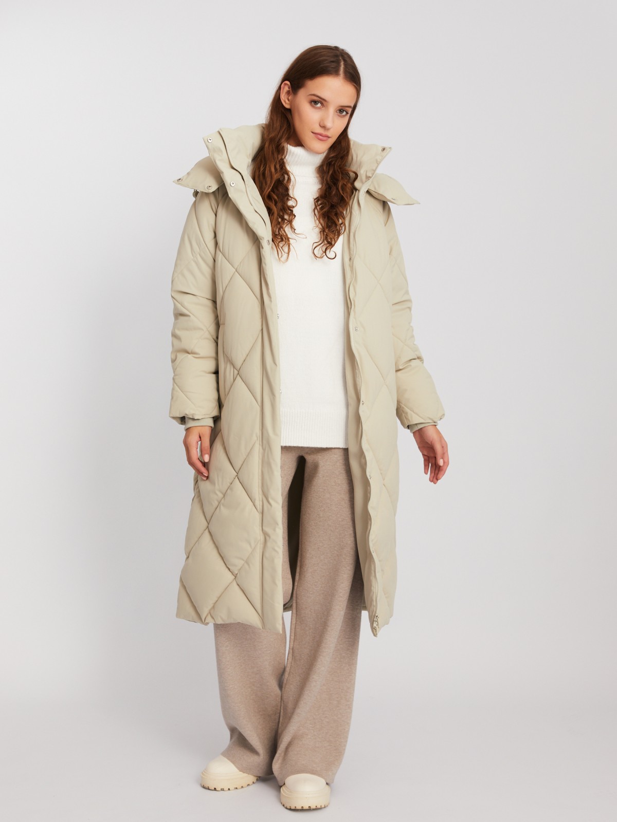 Тёплая стёганая куртка-пальто с капюшоном и поясом