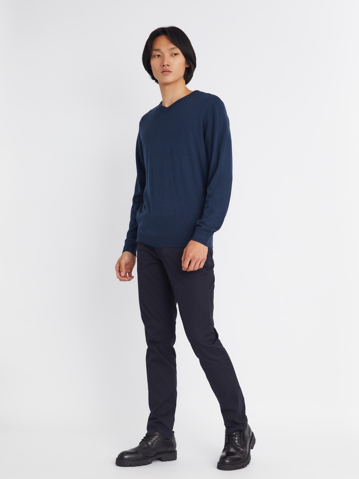 Шерстяной трикотажный пуловер с треугольным вырезом и длинным рукавом zolla 013346163042, цвет синий, размер M - фото 2