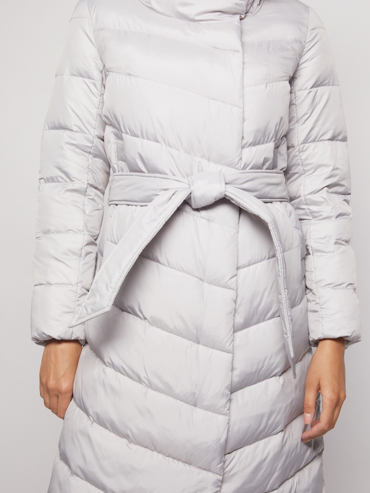 Утеплённое пальто с капюшоном и поясом zolla 020345212224, цвет светло-серый, размер XS - фото 2