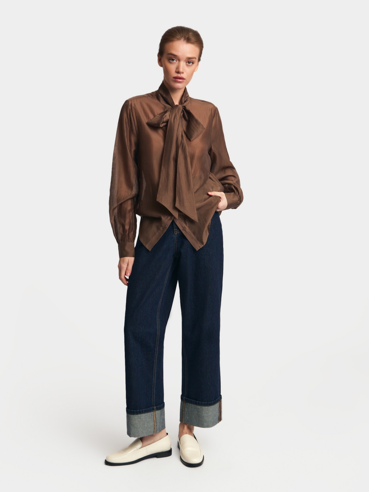 Прямые джинсы с высокой посадкой и отворотами