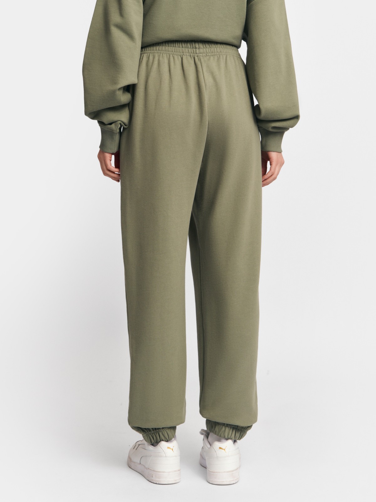 Утеплённые брюки-джоггеры из хлопка на резинке